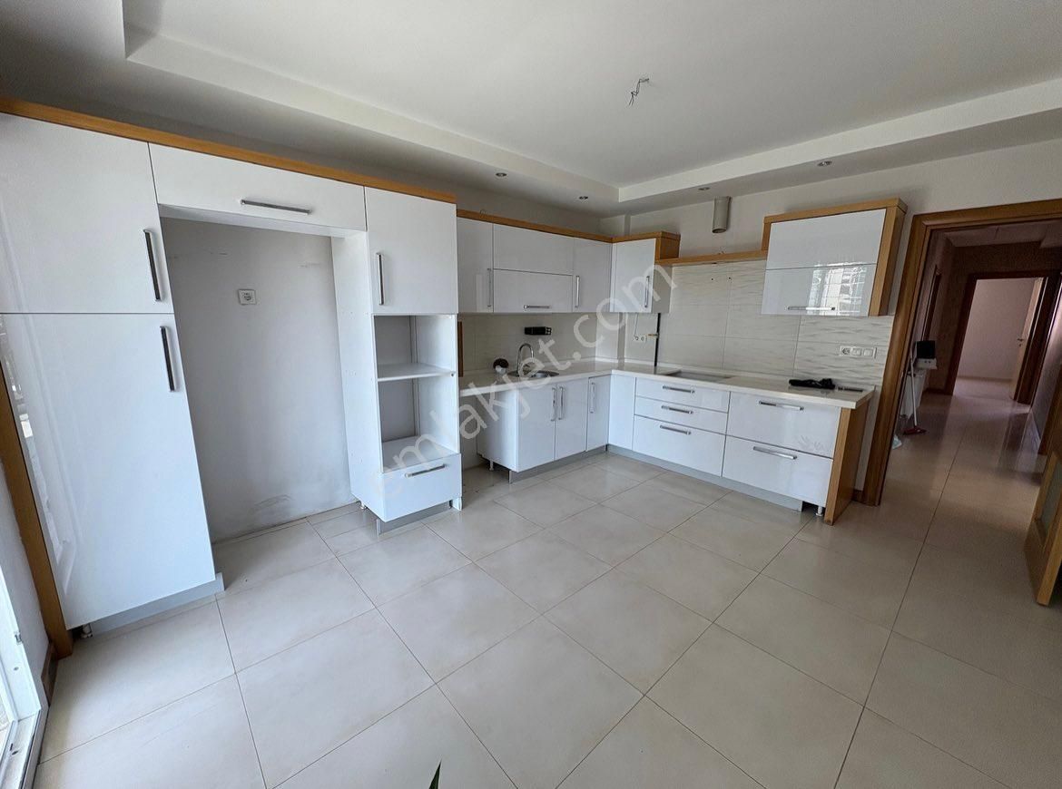 Zafer Mahahallesinde 3+1 Satılık Daire