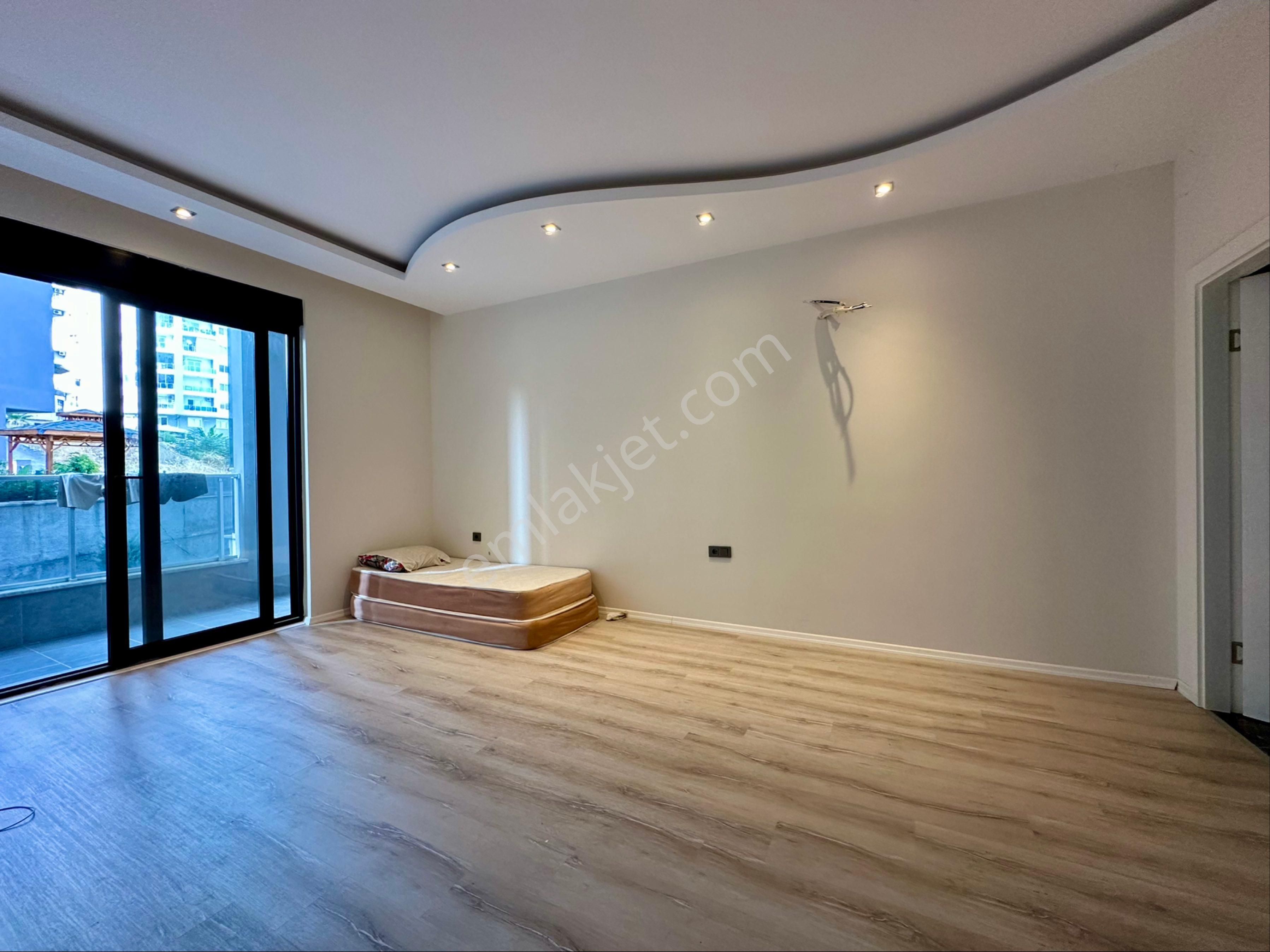 Mahmutlar’da Acil Satılık 3+1 160m2 Ayrı Mutfak Daire - Görsel 12