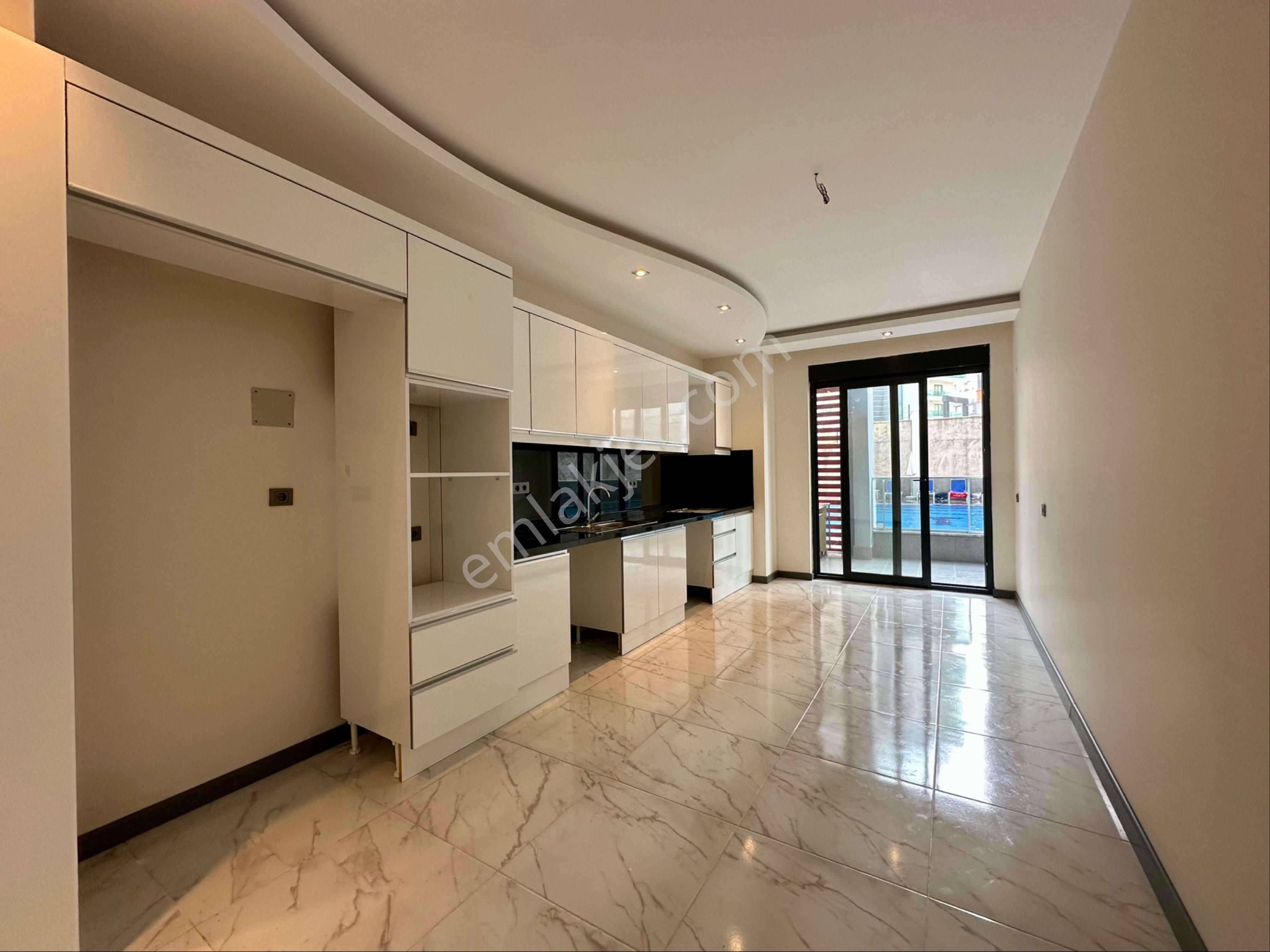 Mahmutlar’da Acil Satılık 3+1 160m2 Ayrı Mutfak Daire - Görsel 22