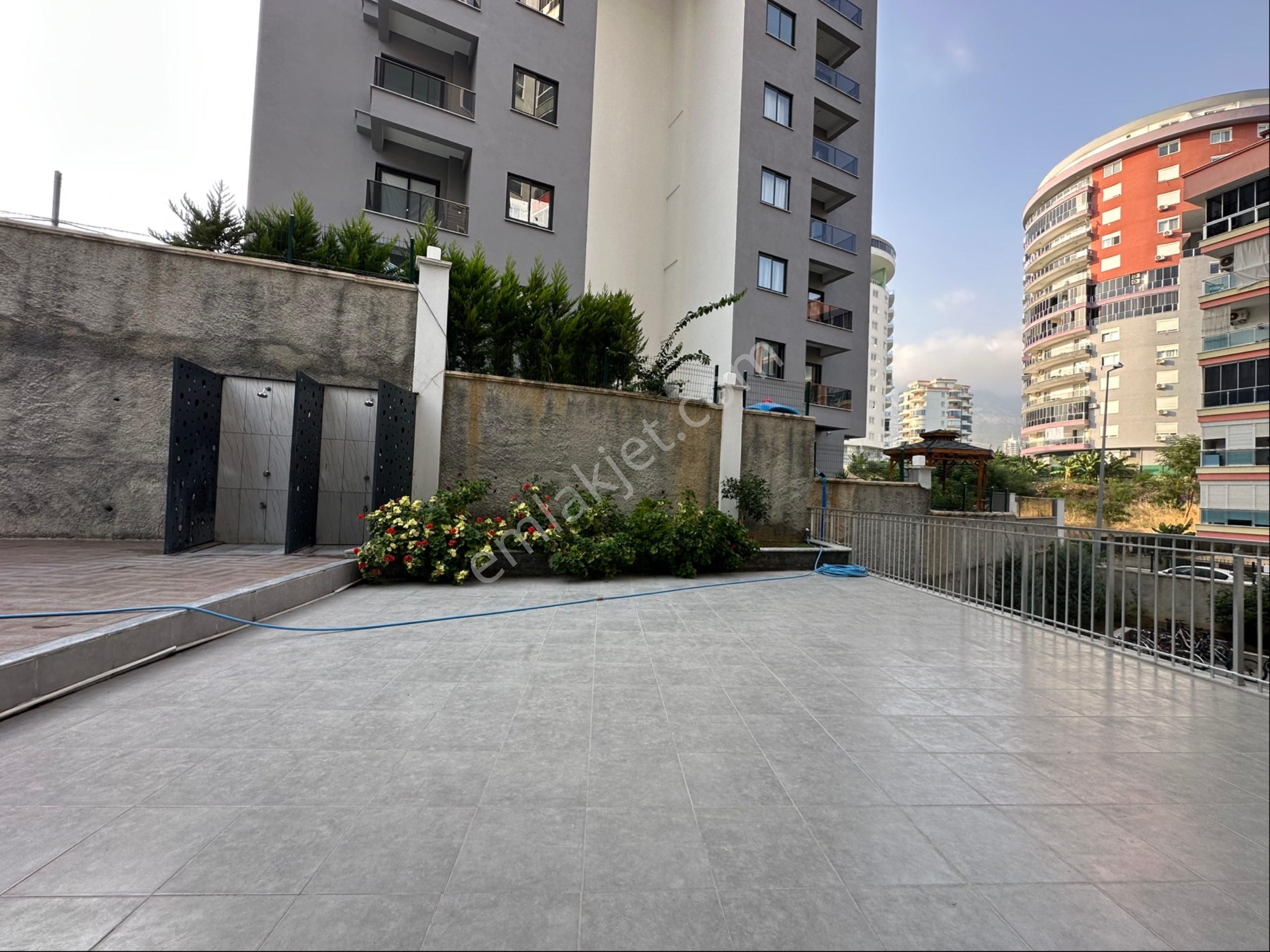 Mahmutlar’da Acil Satılık 3+1 160m2 Ayrı Mutfak Daire - Görsel 14