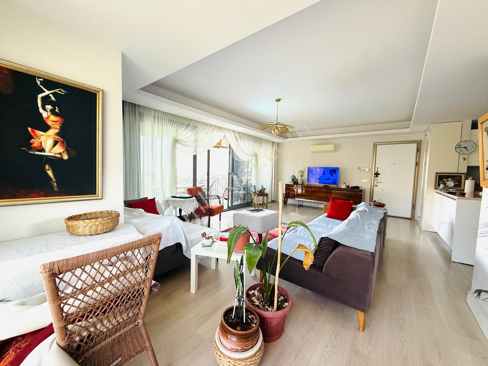 Marina'da Arte Mare Sitesinde Deniz Manzaralı 2+1 Daire Satılık - Görsel 8