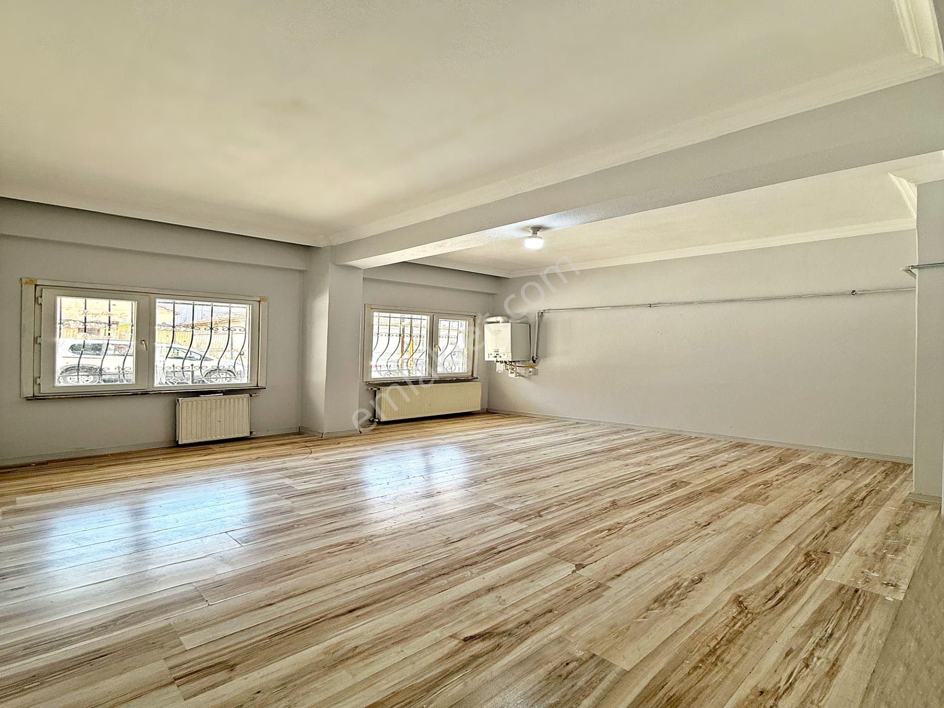 Eskulenin Arkasında Esenyurt Meydana Yakın 3+1 Kiralık Daire