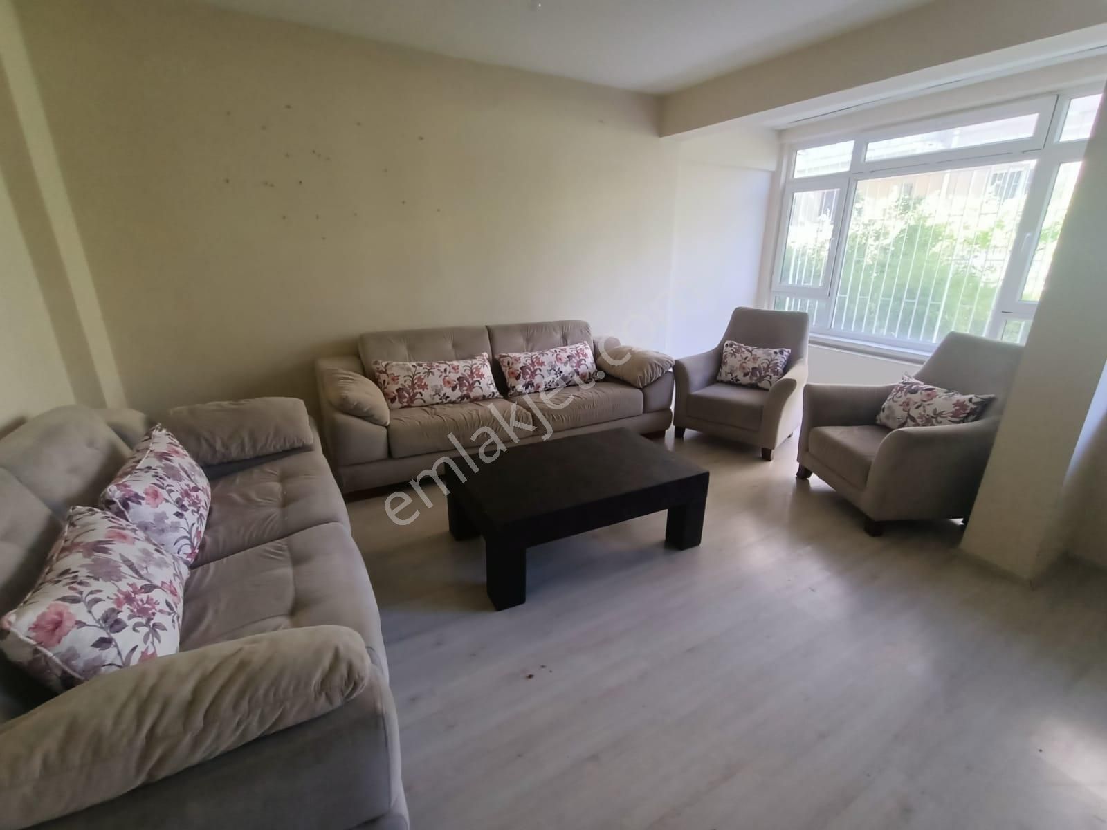 Pusulavegadan Aydınlıkevlerde 2+1 Yapılı Eşyalı Kiralık