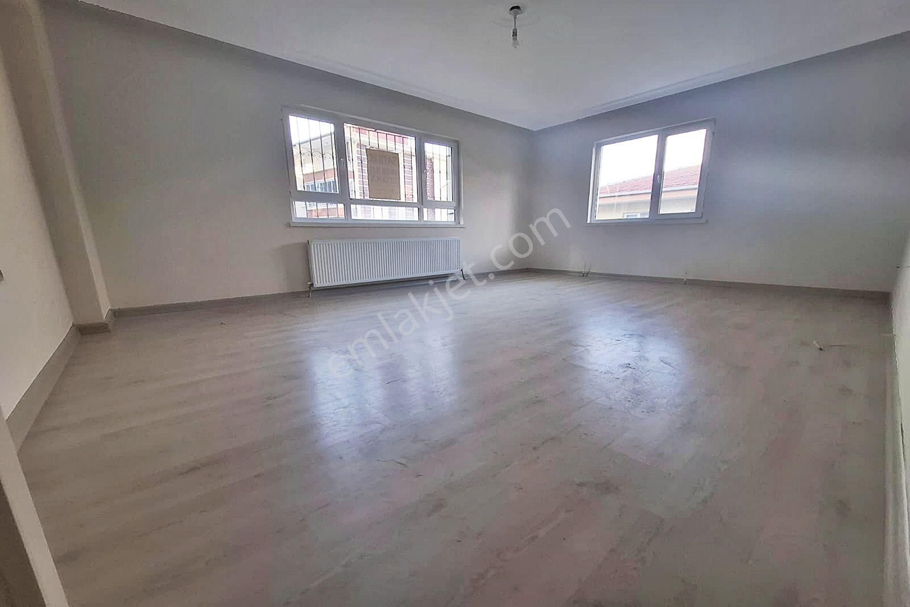 Yayla'da 4+1 Asansörlü 170m2 Kot1'de Balkonlu Satılık Daire - Görsel 9