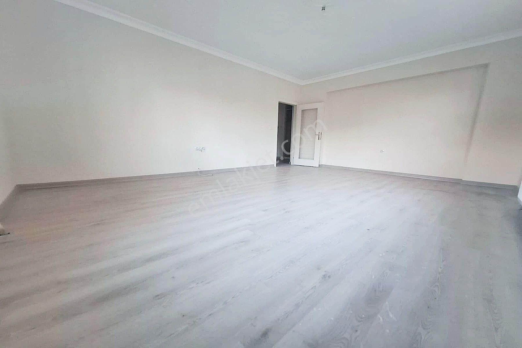 Yayla'da 4+1 Asansörlü 170m2 Kot1'de Balkonlu Satılık Daire - Görsel 11