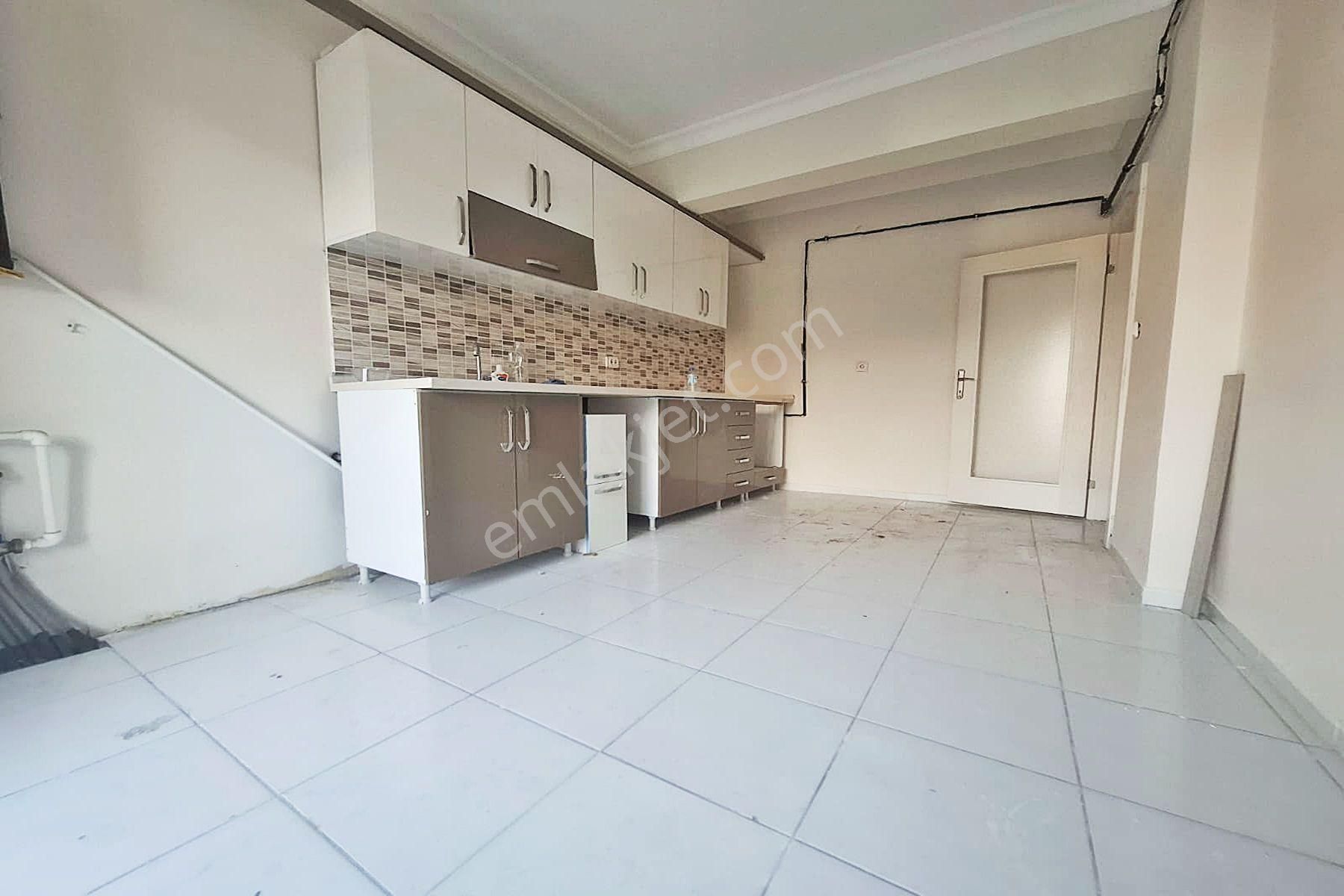 Yayla'da 4+1 Asansörlü 170m2 Kot1'de Balkonlu Satılık Daire - Görsel 5