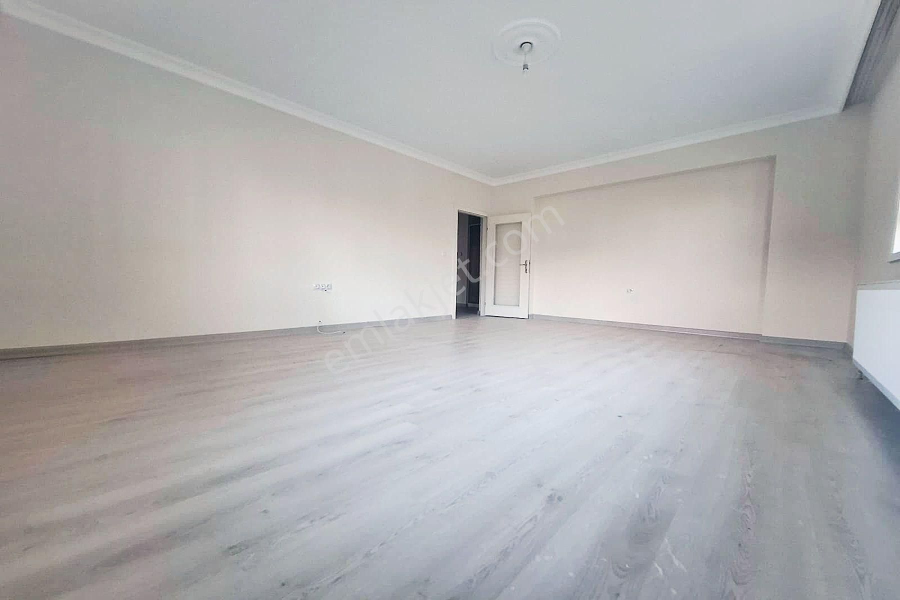 Yayla'da 4+1 Asansörlü 170m2 Kot1'de Balkonlu Satılık Daire - Görsel 12