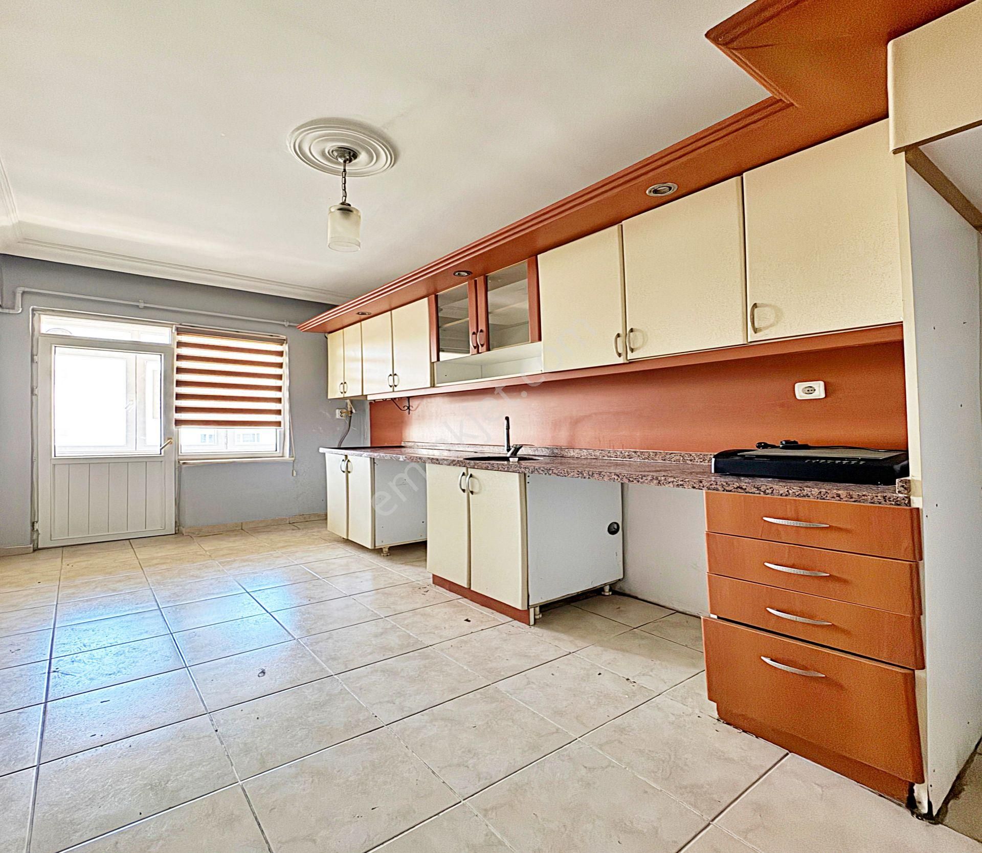 Barış Mahallesi Makyol Yanı Site İçi 3+1 160m² Boş Satılık Daire