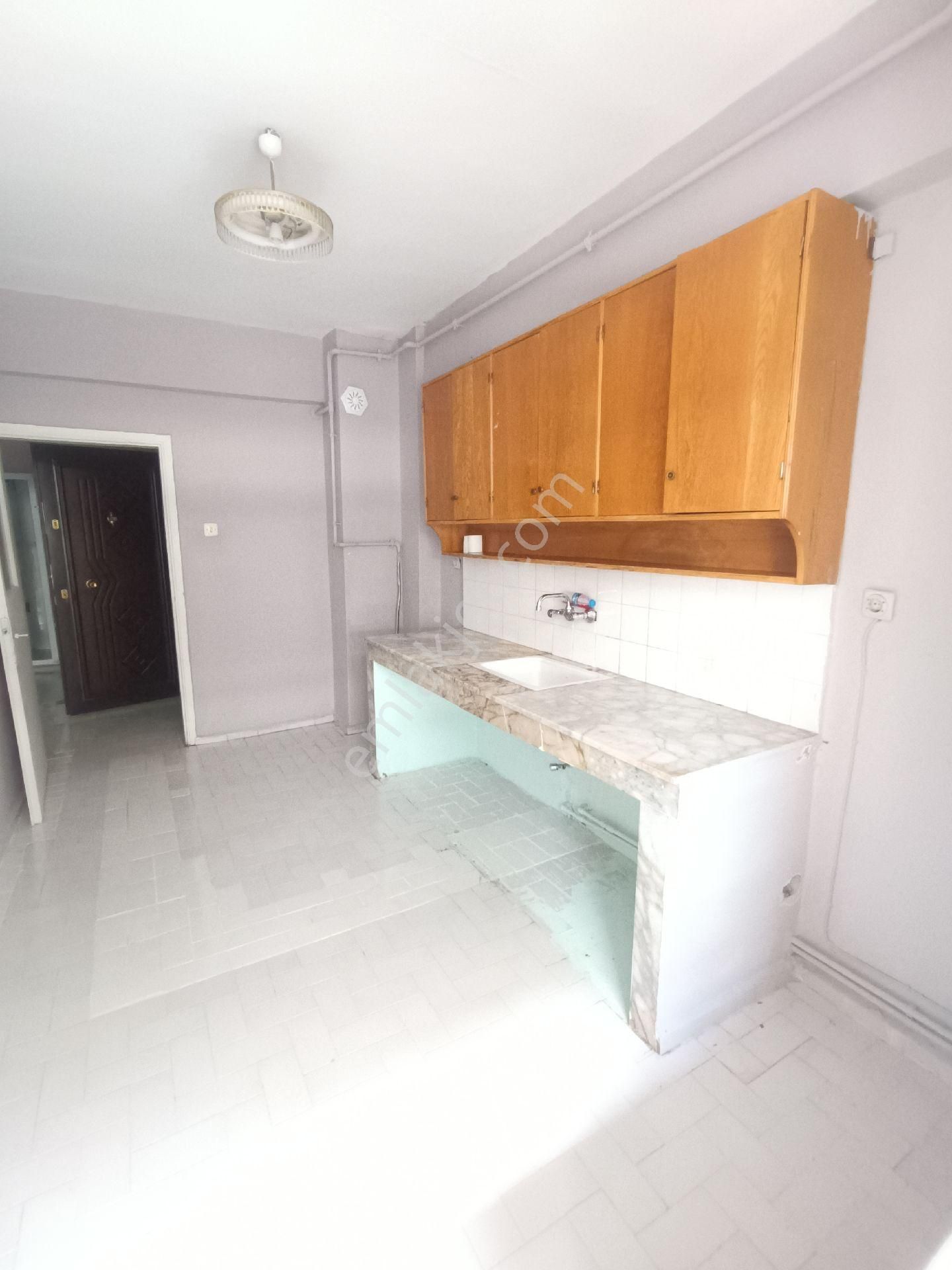 Gençbay Emlak'tan Samsun İlkadım Hançerli Mh De Kiralık 3+1 Daire Asansörlü Binada
