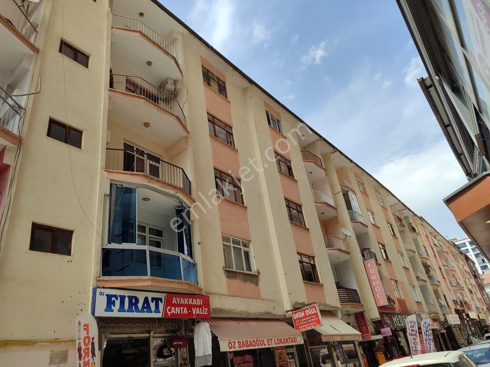 Üniversite Mah. Araştırma Hast. Karşısında Kiralık (asansörsüz) 3+1 Son Kat Daire