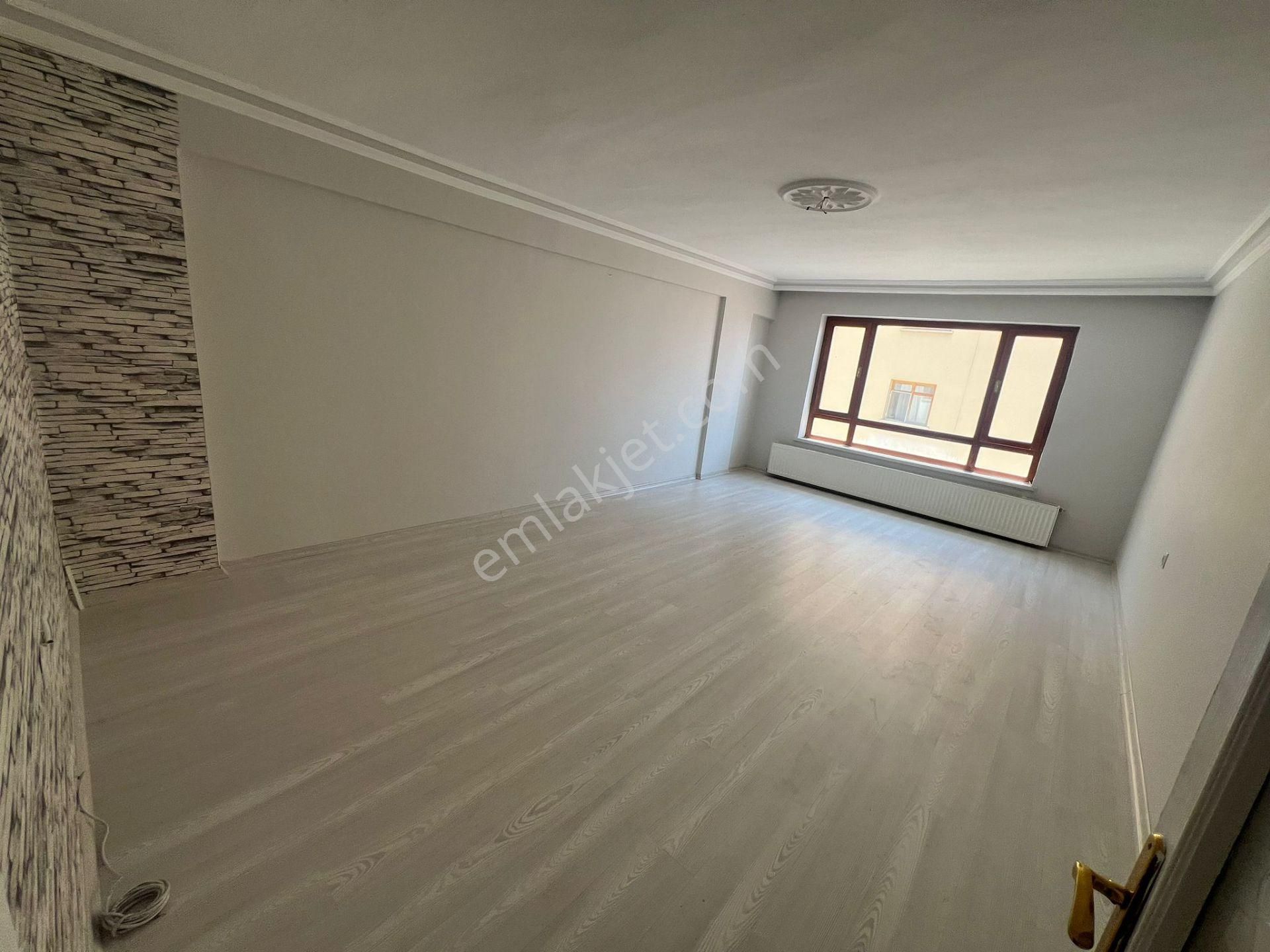 Bilgen Vatan'dan Bağlarbaşında Katta Full Yapılı Geniş M2 3+1