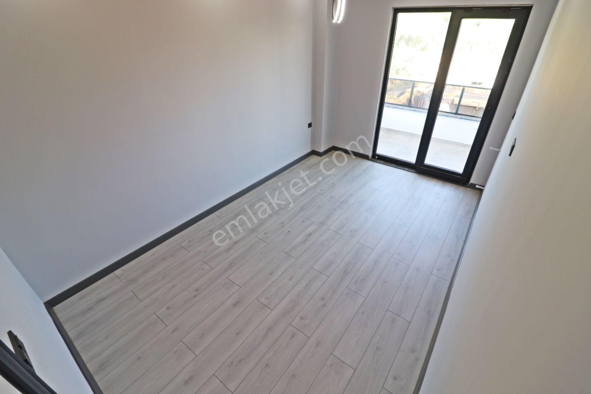 Irmaksudan Zeytinli De Doğa Manzaralı Şık Tasarım 6+1 Villa - Görsel 24