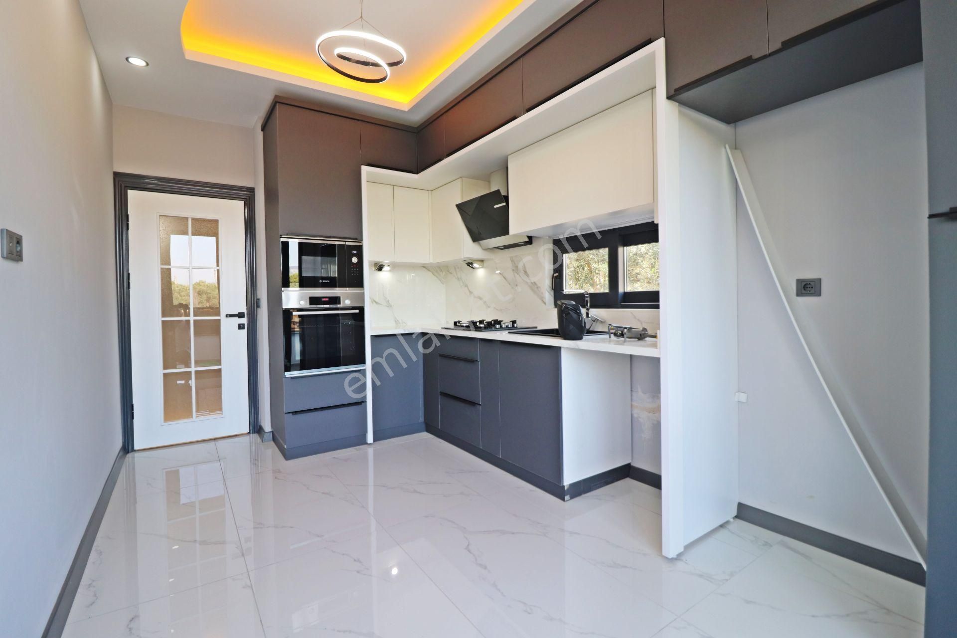 Irmaksudan Zeytinli De Doğa Manzaralı Şık Tasarım 6+1 Villa - Görsel 2