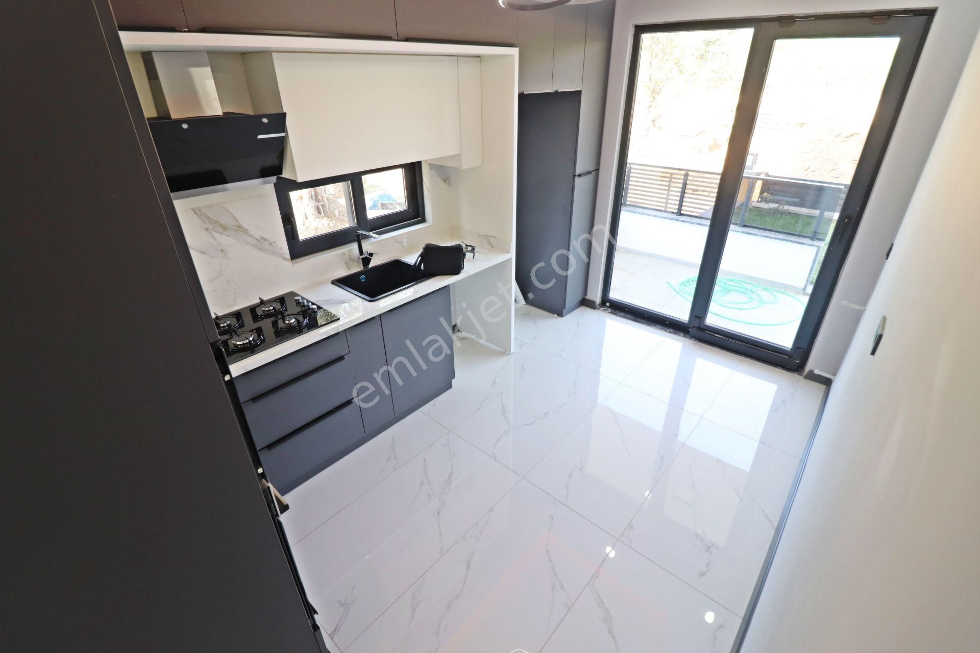 Irmaksudan Zeytinli De Doğa Manzaralı Şık Tasarım 6+1 Villa - Görsel 8