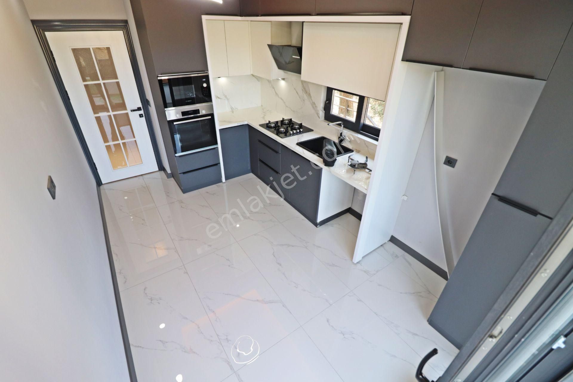 Irmaksudan Zeytinli De Doğa Manzaralı Şık Tasarım 6+1 Villa - Görsel 9