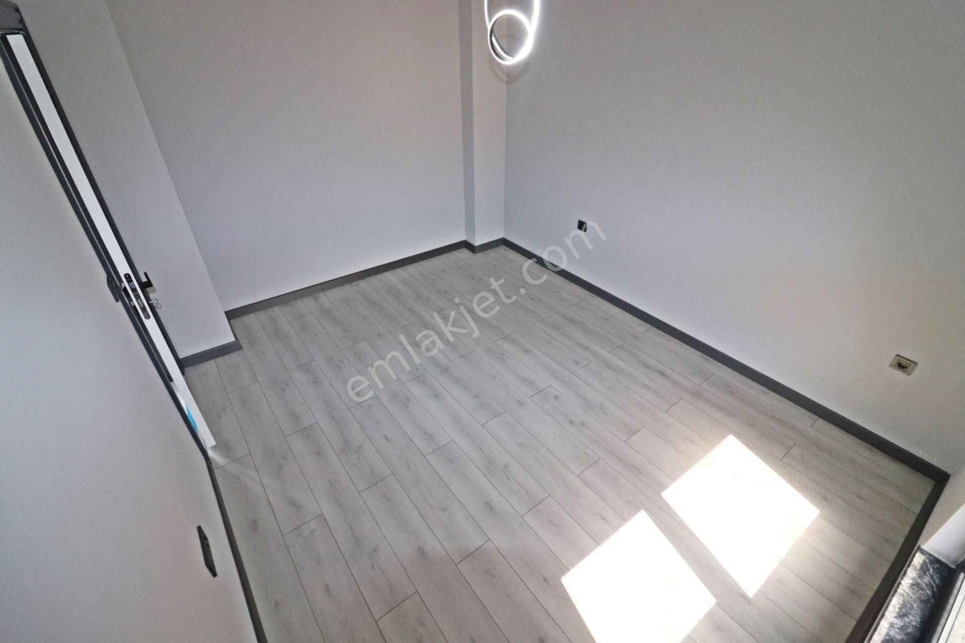 Irmaksudan Zeytinli De Doğa Manzaralı Şık Tasarım 6+1 Villa - Görsel 31