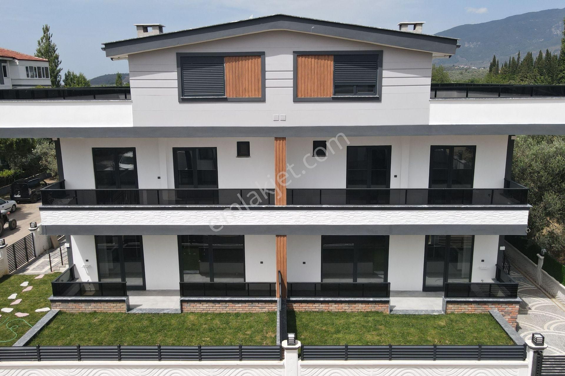 Irmaksudan Zeytinli De Doğa Manzaralı Şık Tasarım 6+1 Villa - Görsel 35