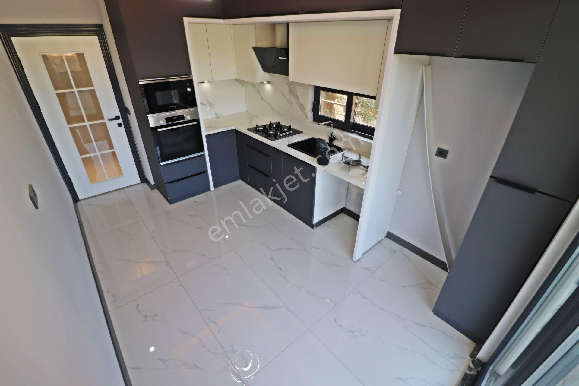 Irmaksudan Zeytinli De Doğa Manzaralı Şık Tasarım 6+1 Villa - Görsel 6