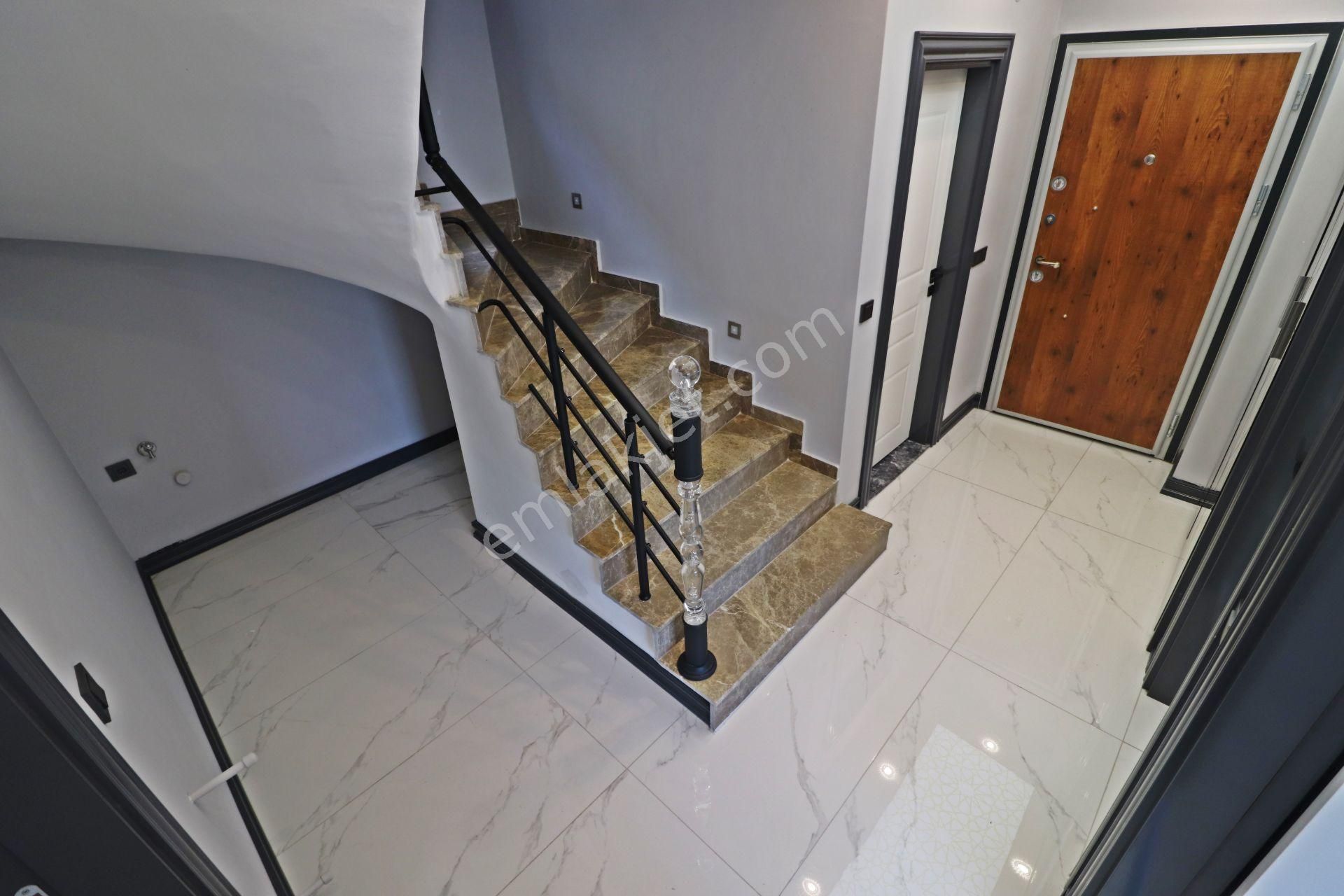 Irmaksudan Zeytinli De Doğa Manzaralı Şık Tasarım 6+1 Villa - Görsel 15