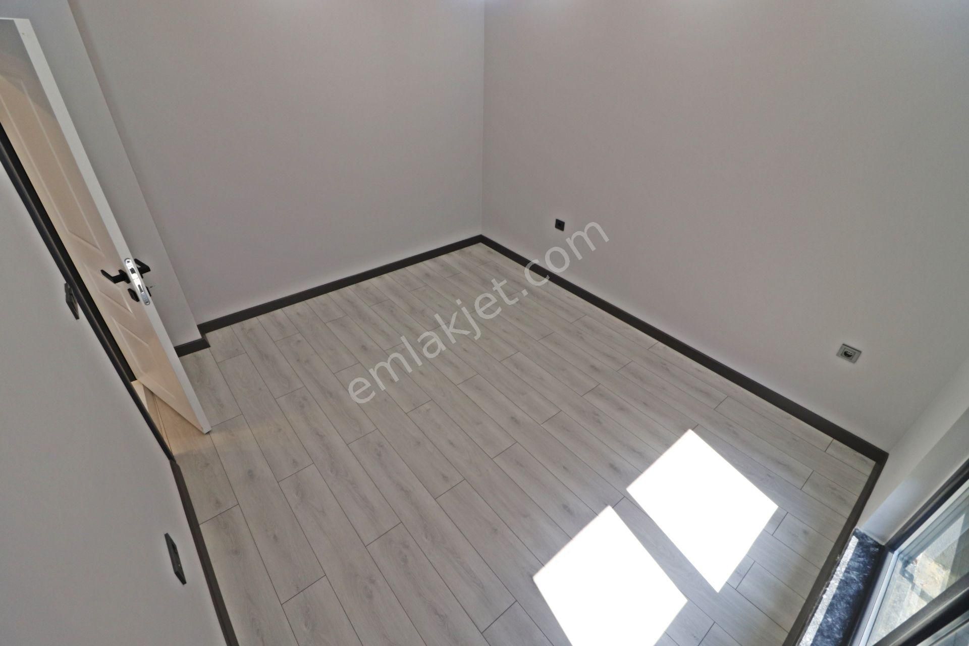 Irmaksudan Zeytinli De Doğa Manzaralı Şık Tasarım 6+1 Villa - Görsel 17