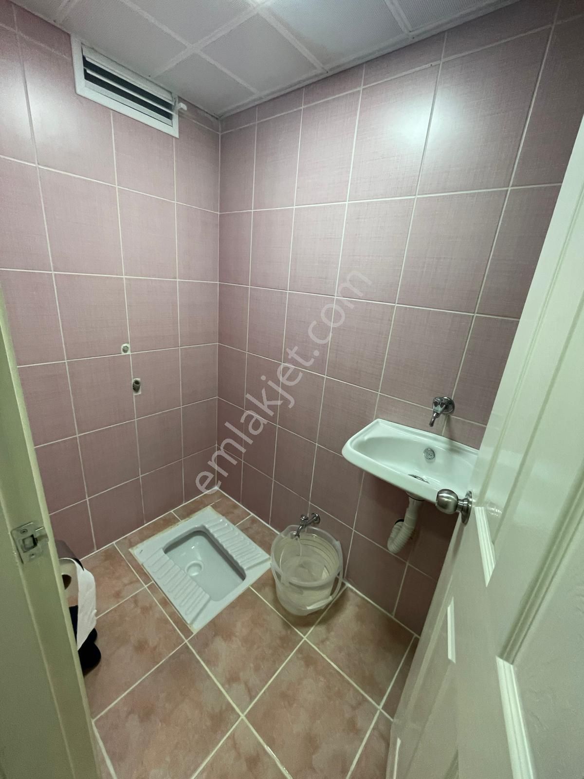 Selçuklu Mah.de 3+1 Ara Kat Yapılı Harika Lokasyonda Satılık Daire - Görsel 27