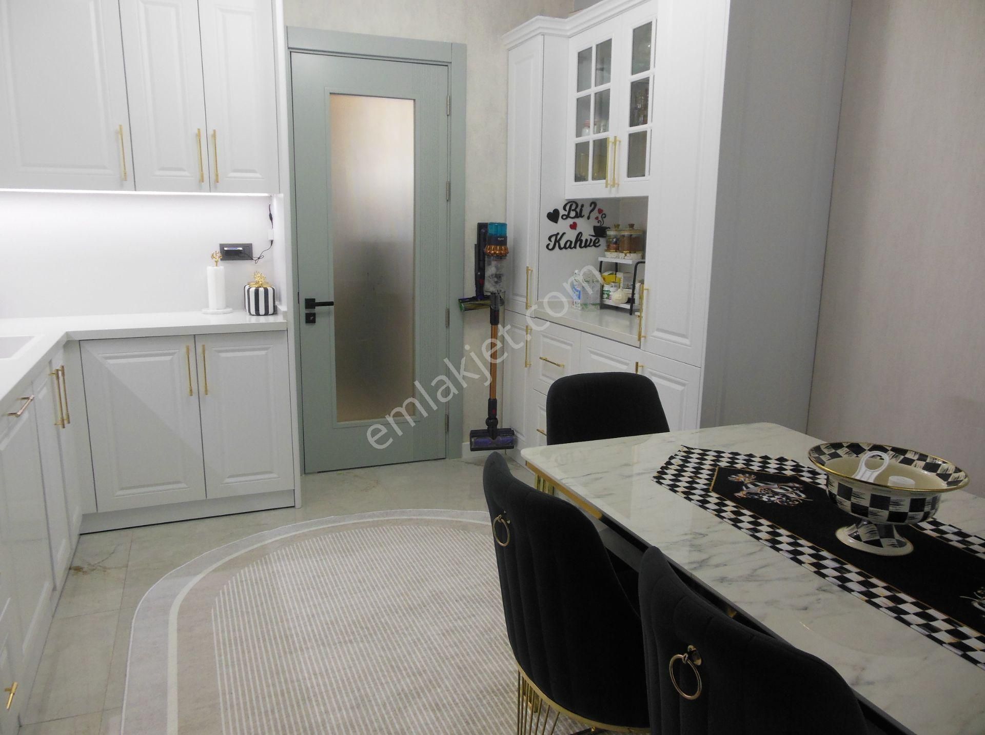 Bal Gayrimenkul-kemalpaşa Merkezde Müstakil Havuzlu 4+1 Villa - Görsel 8
