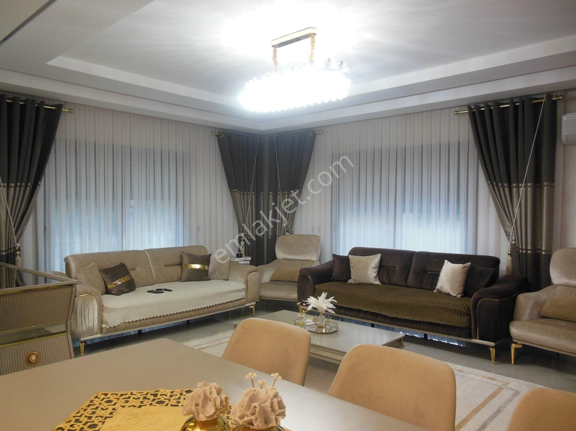 Bal Gayrimenkul-kemalpaşa Merkezde Müstakil Havuzlu 4+1 Villa