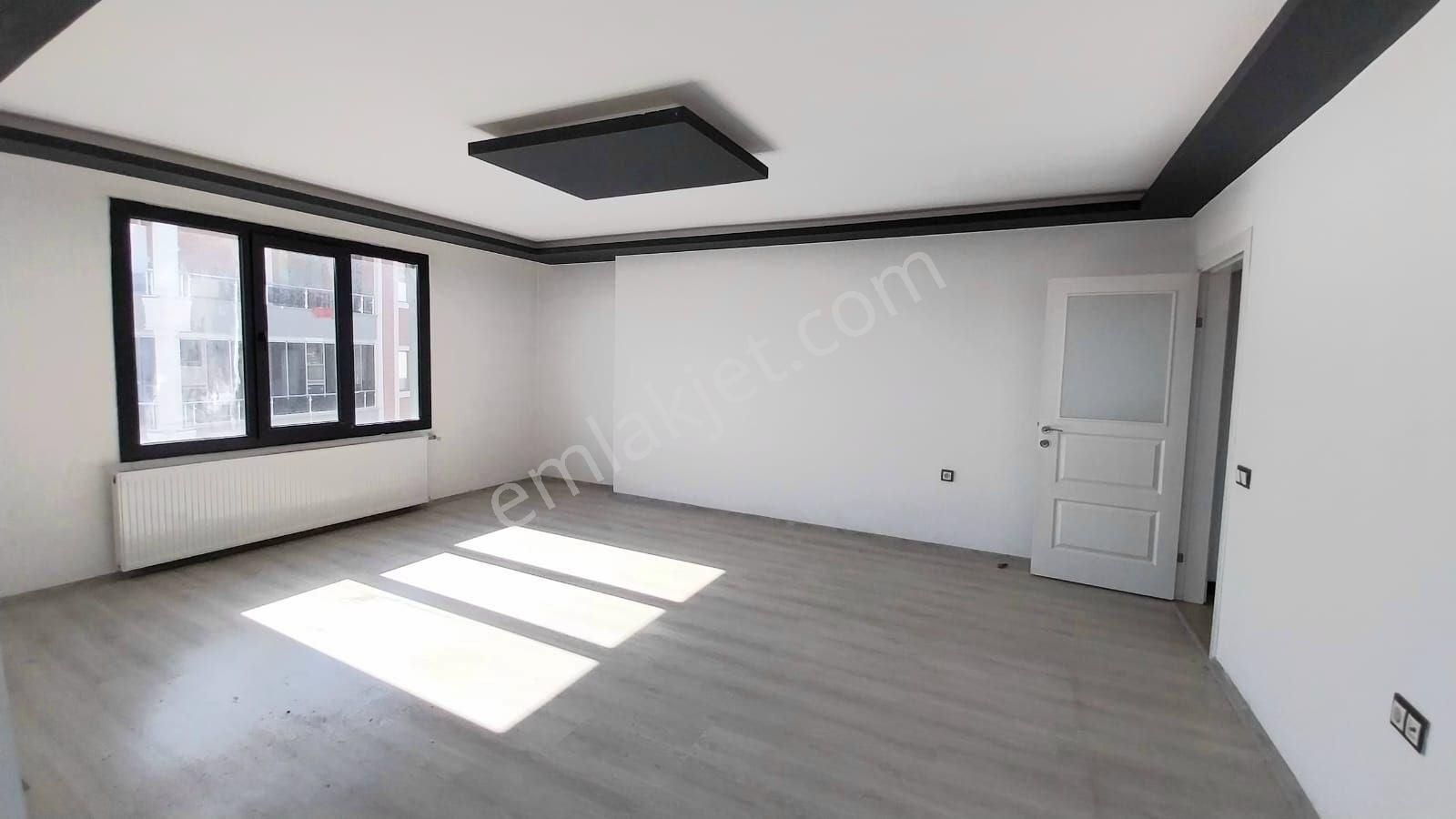 Yükselden Kadıköy'ün Göbeğinde Eşsiz M2 Harika Cephe 3+1 Dairee - Görsel 6