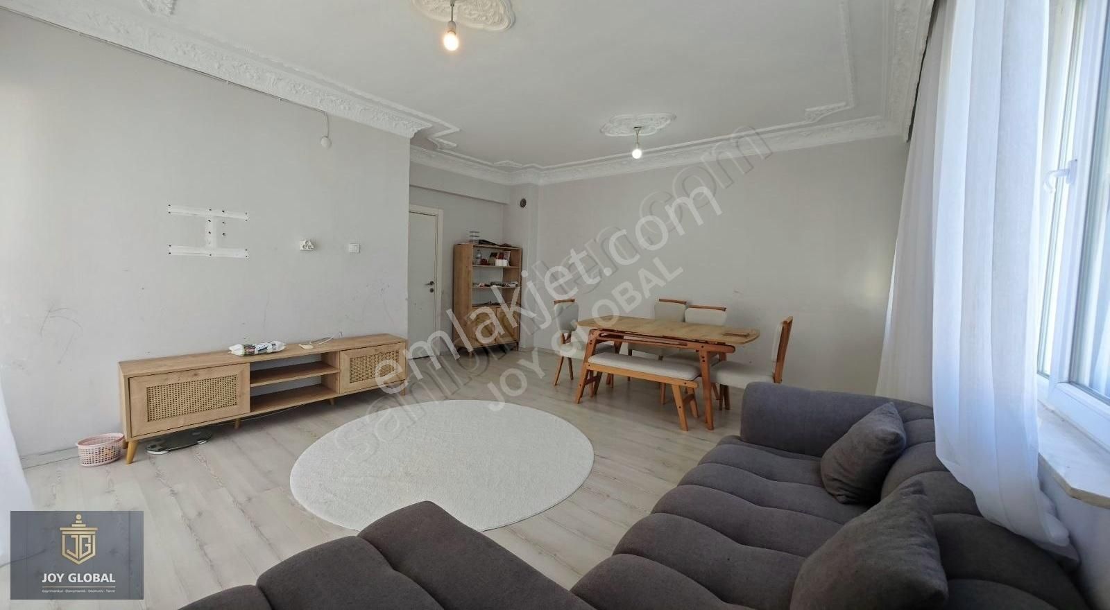 Muratpaşa Turgut Reis Caddesi Üzerinde Satılık 3+1 Eşyalı Daire