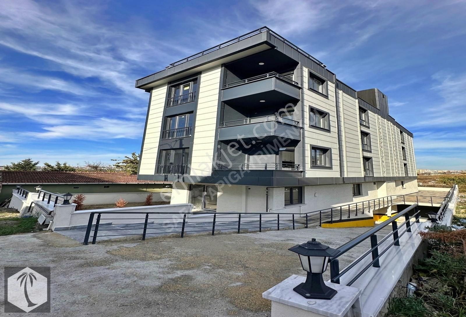 Beylikdüzü Safadan Marina Yakın Villa Tadında Bahçe Katı Fırsatı
