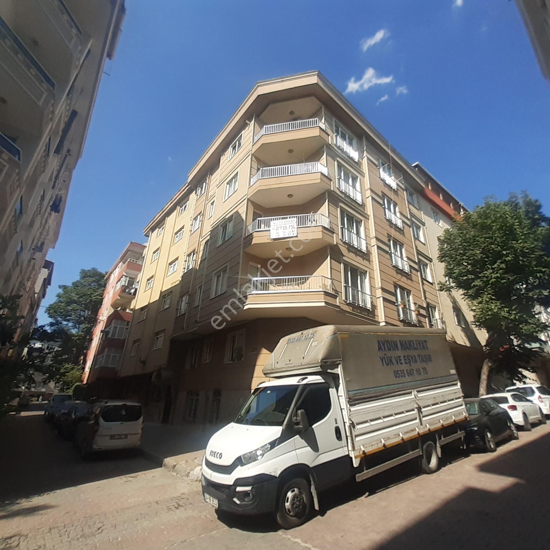 Pakemlakdan Satılı Güneycephede Asansòrlü Daîre