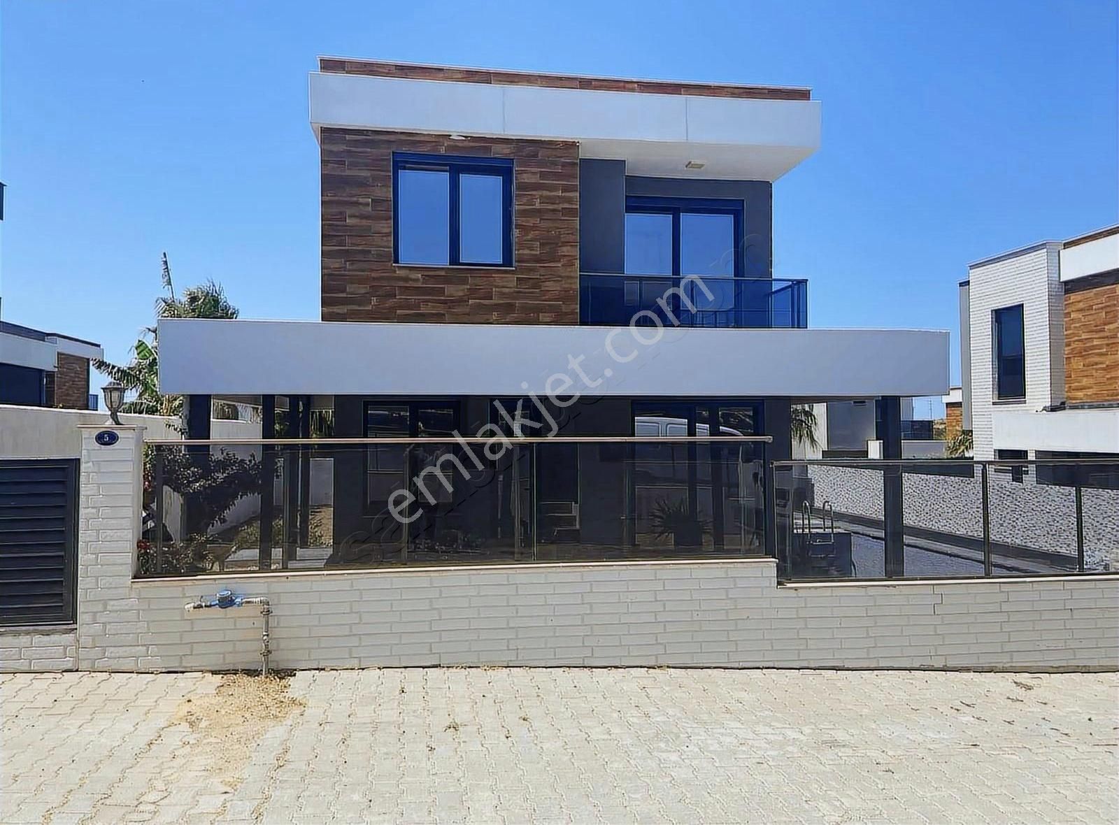 Alya Gayrimenkul Çeşme Ildırda Tek Müstakil Havuzlu Villa