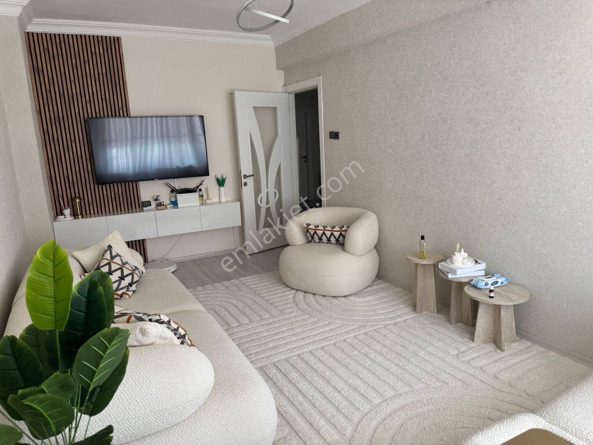 Ağabeyli Gayrimenkulden Satılık Işıklarda Bakımlı Daire