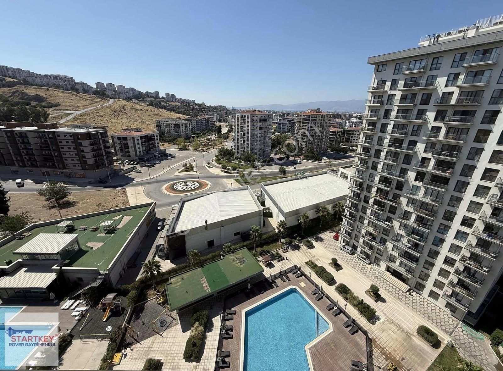 Marka 333 Sitesinde Havuz Cepheli Kiracısız Satılık 1+1 Daire