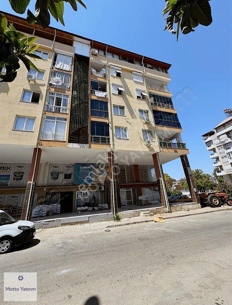 Dutlubahçe'de Geniş Ferah Arakat 190m2 Fırsat 3+1 Satılık Daire