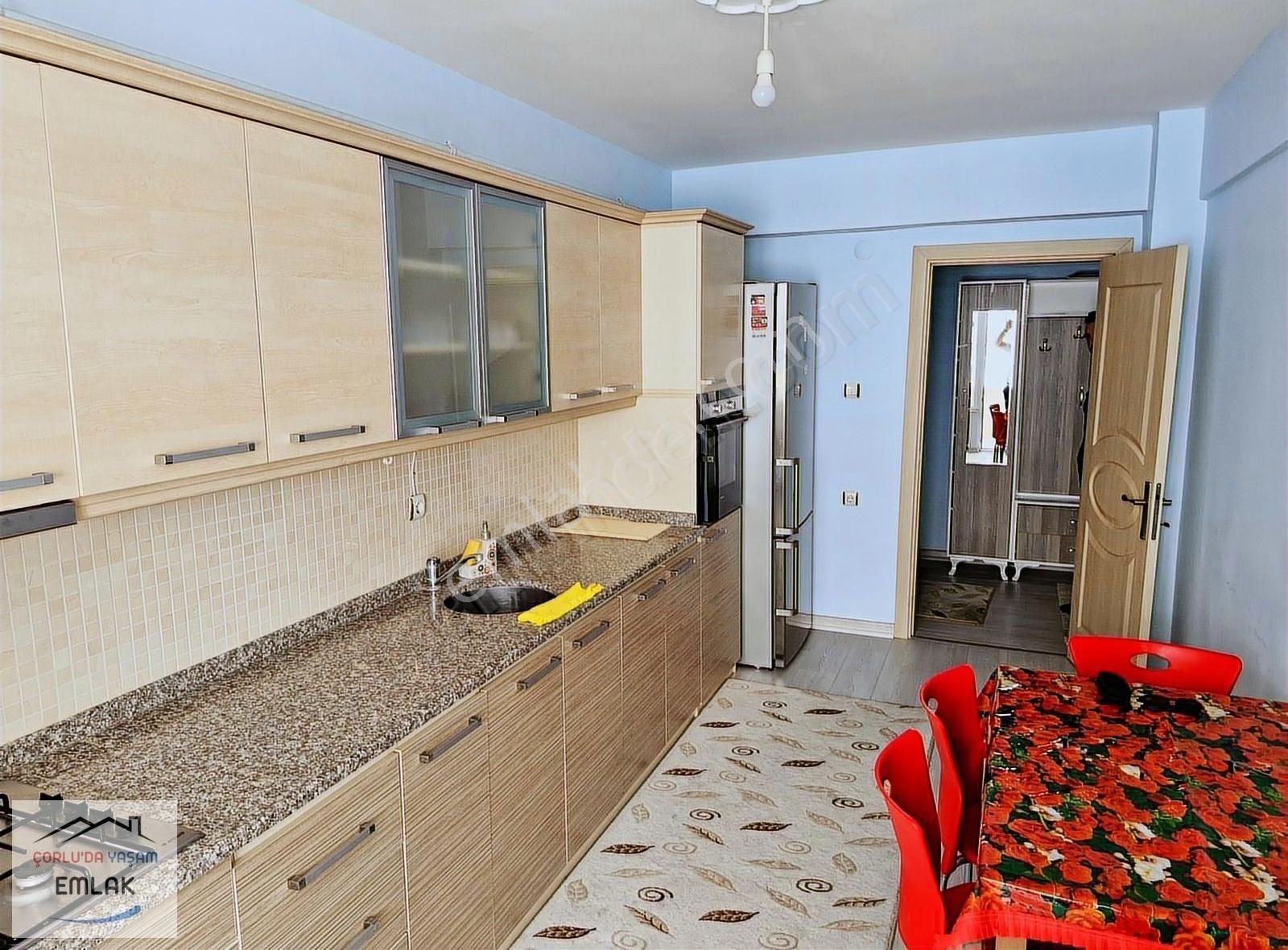 Şeyh Sinan'da,eşyalı,ebeveyn Banyolu,otoparklı 3+1 Kiralık Daire