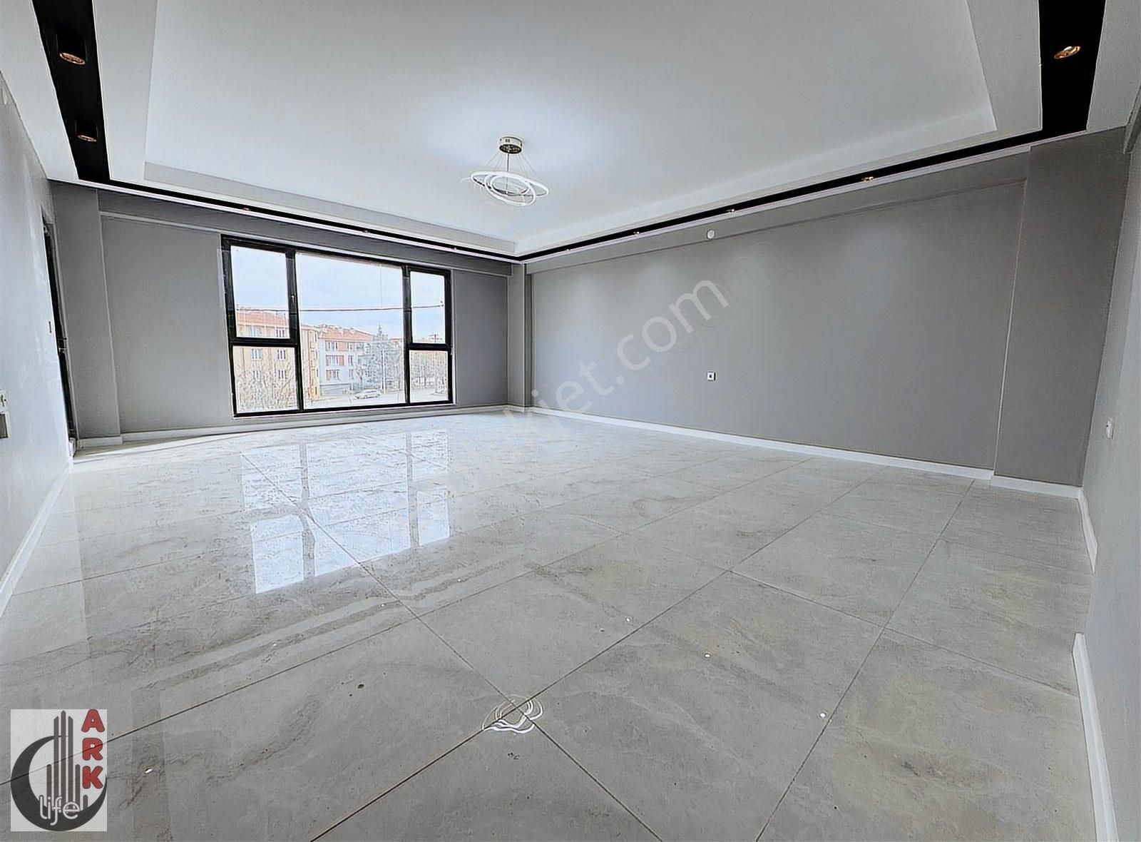 Ark Life'dan Zincirlikuyu Mah.dirlik Caddesi Yakını 200m² 3+1