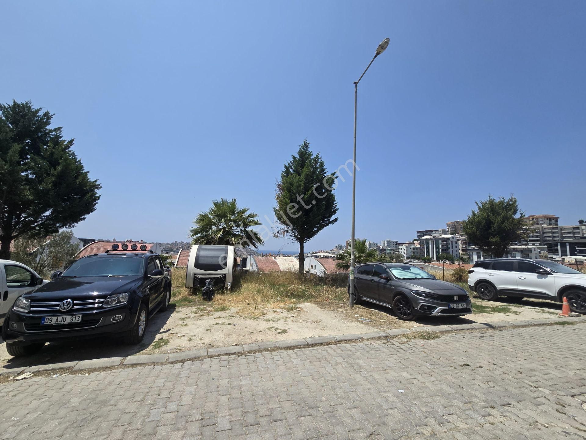 Kuşadası Ege Mahallesinde Satılık 3+1 Daire