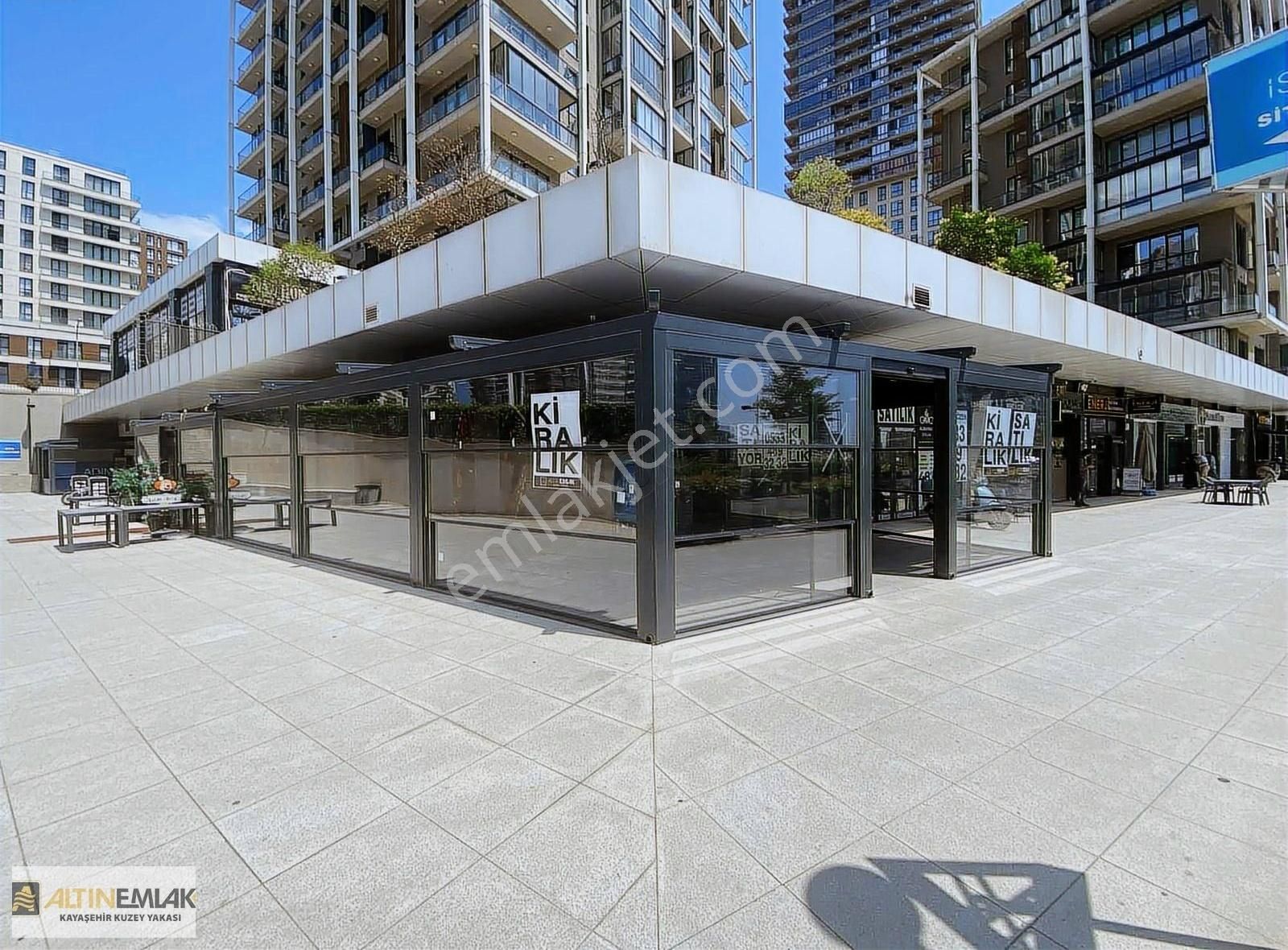 Adım İstanbul'da Kiralık 132 M2 Köşe Dükkan