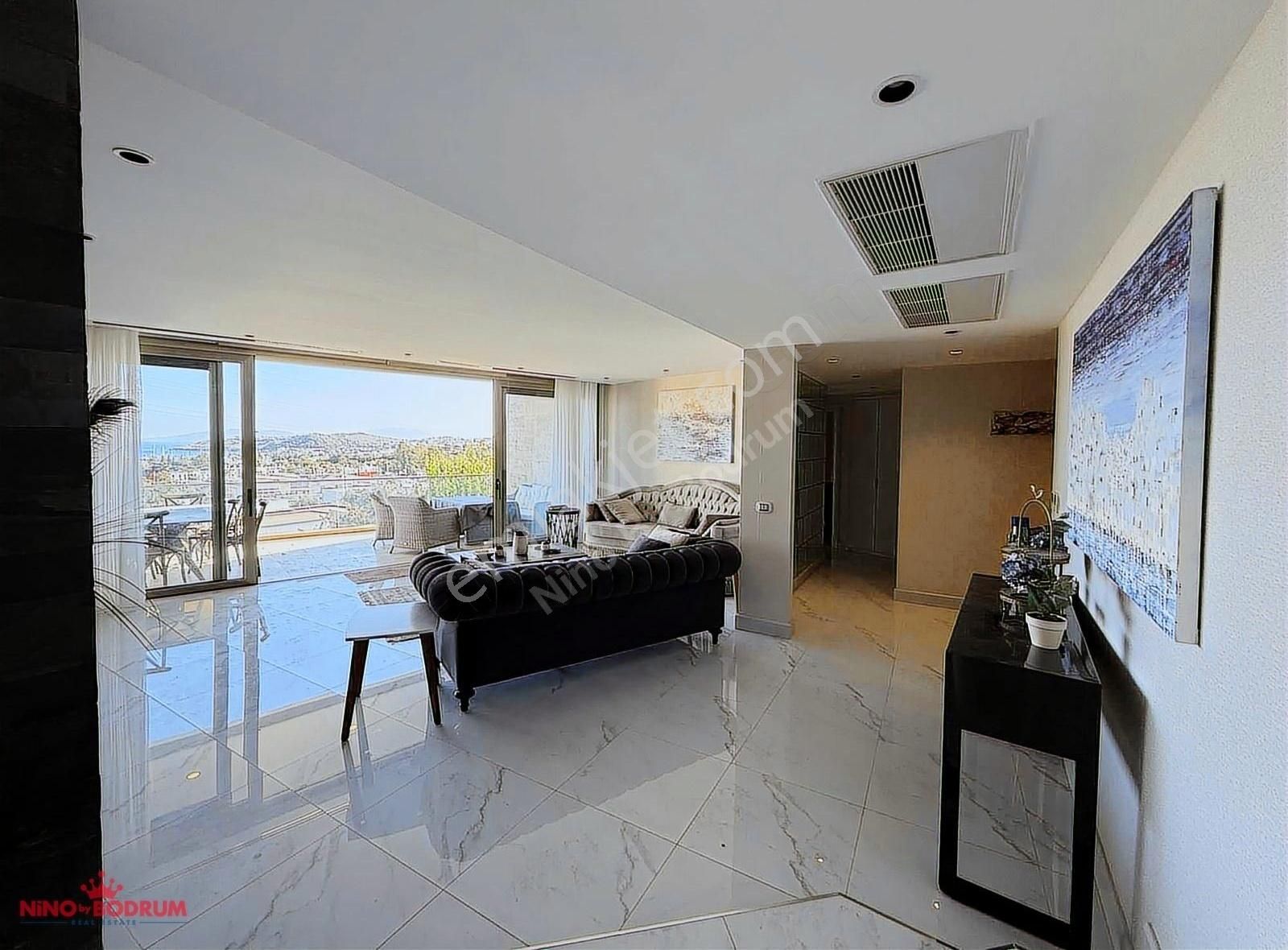 Bodrum Merkezde Full Kale Ve Deniz Manzaralı 3+1 Üst Kat