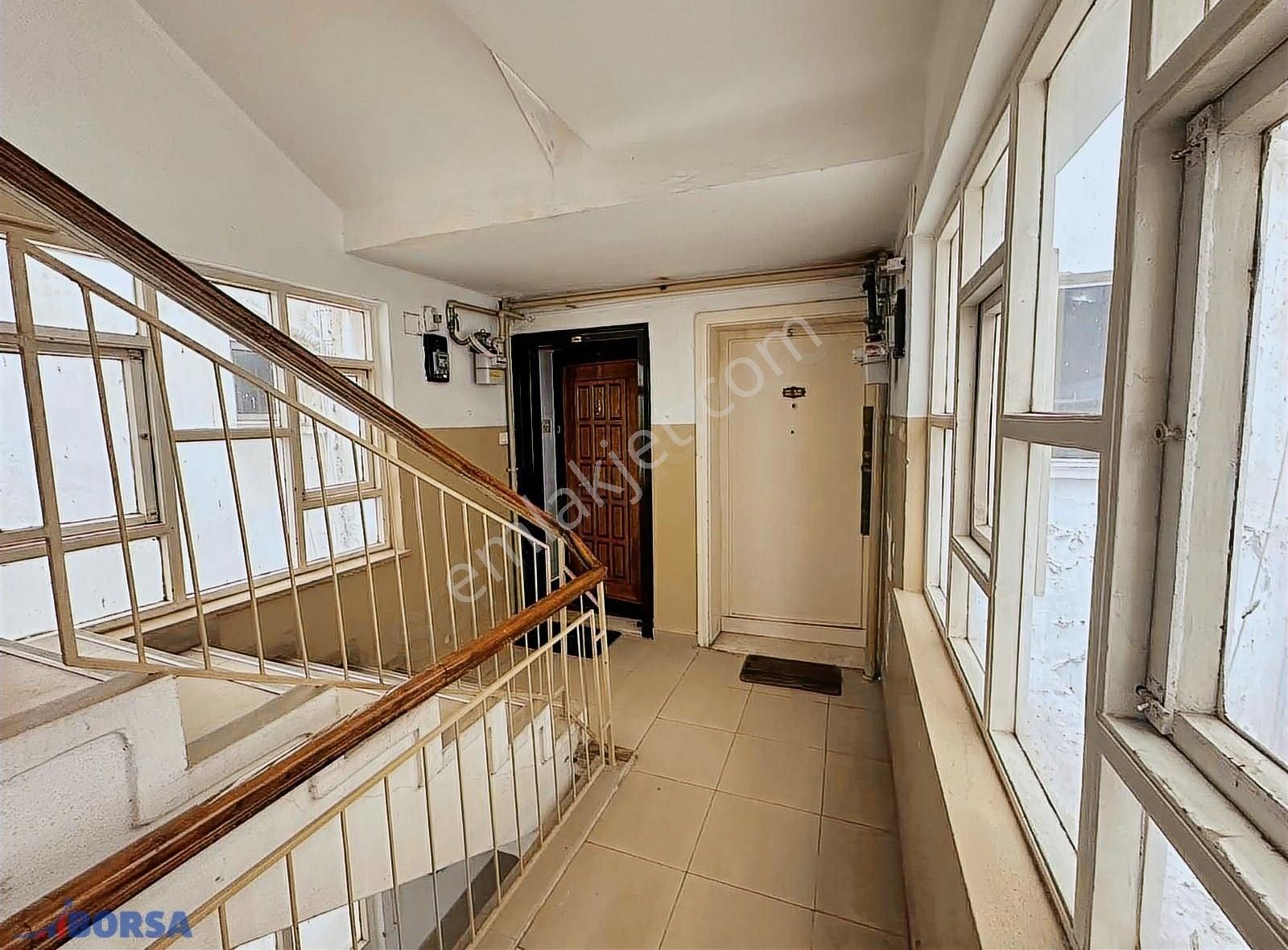 Ayrancı Yeşilyurt Sokakta Ön Cephe Balkonlu 3+1 Kiralık Daire