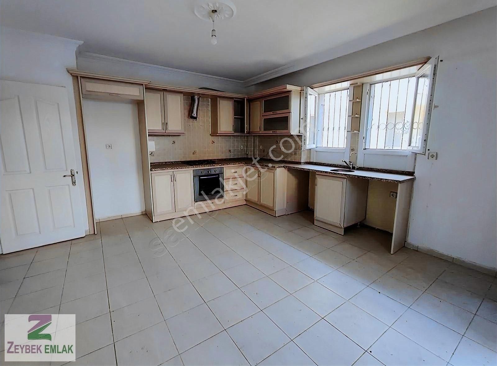 Foça Mahallesinde Satılıl 1+1 Daire