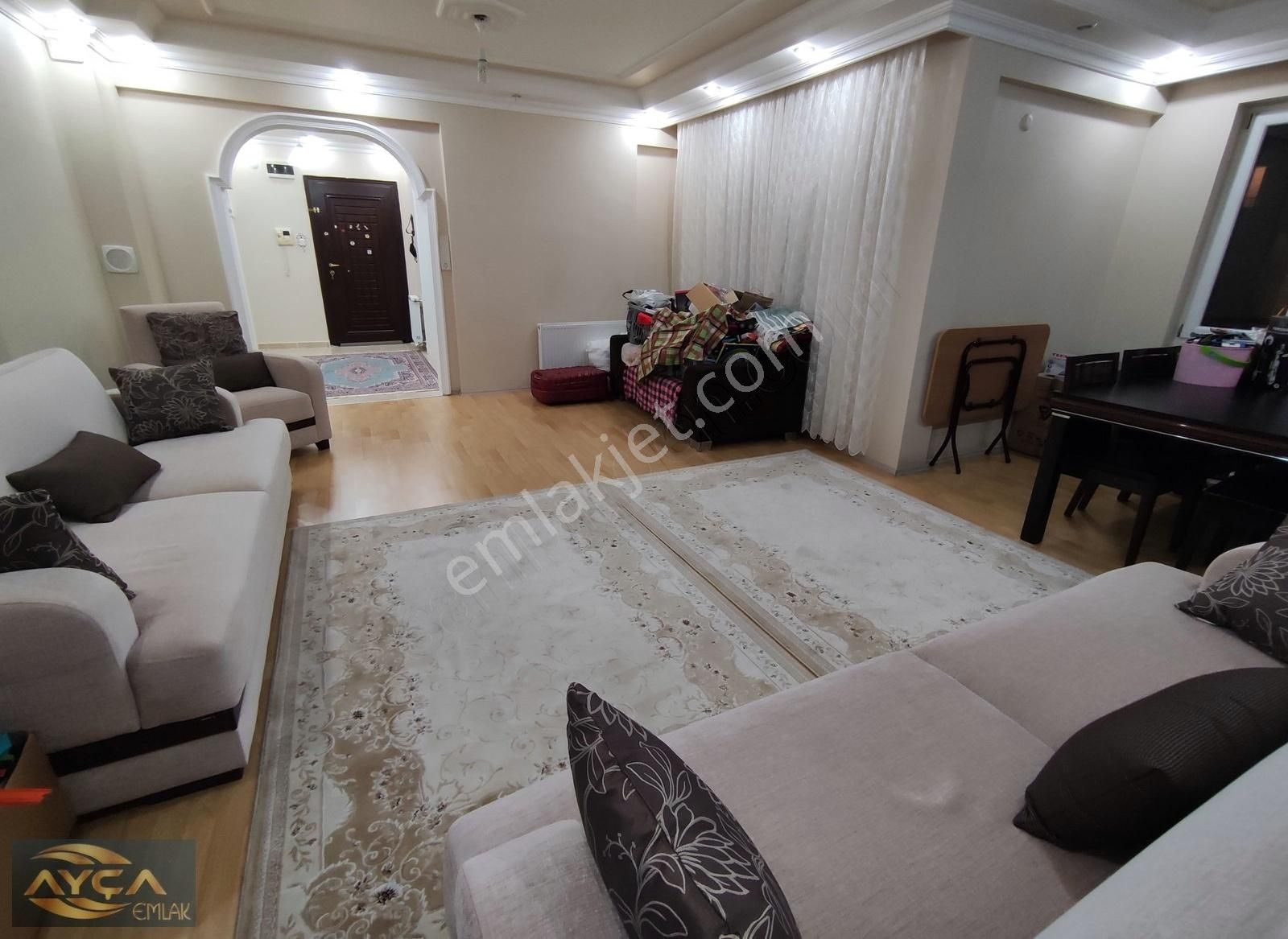 İndirim Site İçi Arakat ,geniş Cephesi Açık Ayçadan Satılık 3+1