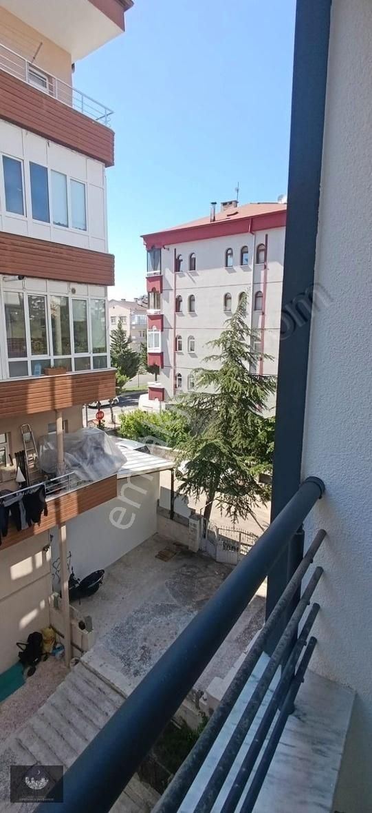 Çayıraltı Emlaktan Fatih Sultan Mehmet Mah 1+1 Satılık Daire