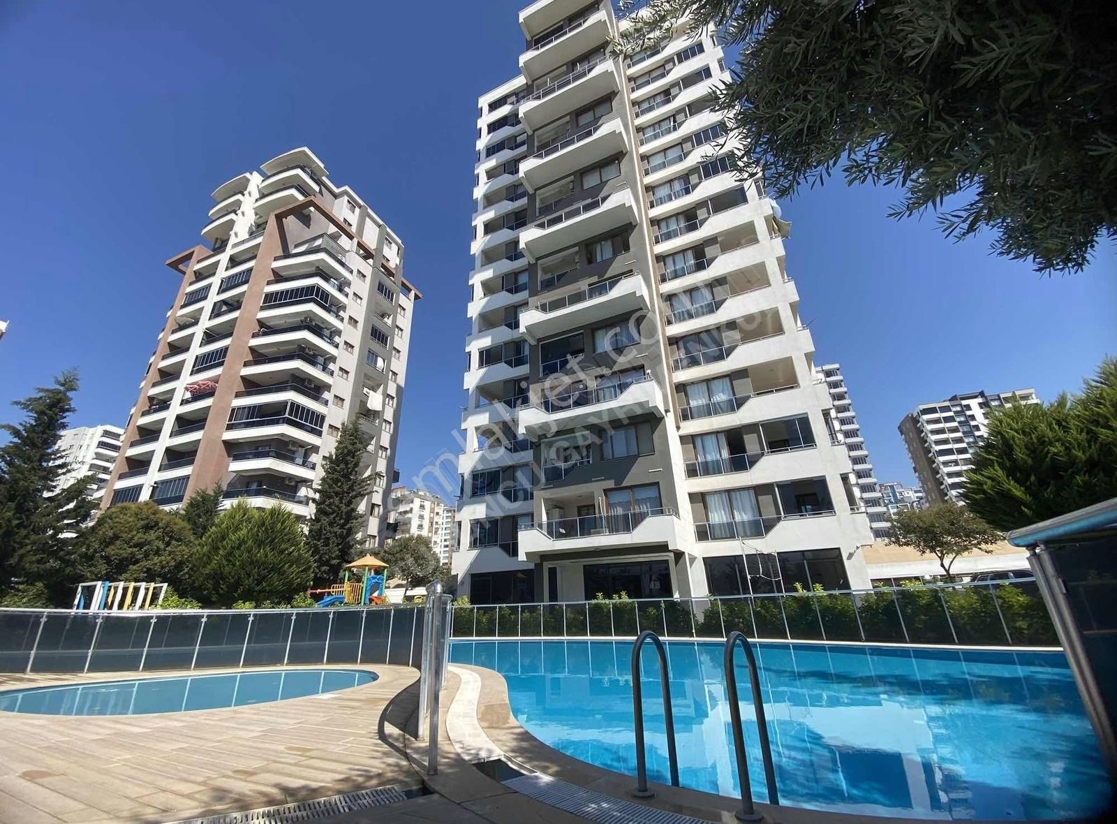 Turuncu'dan Full Deniz Manzaralı Havuzlu Kiralık Geniş 2+1
