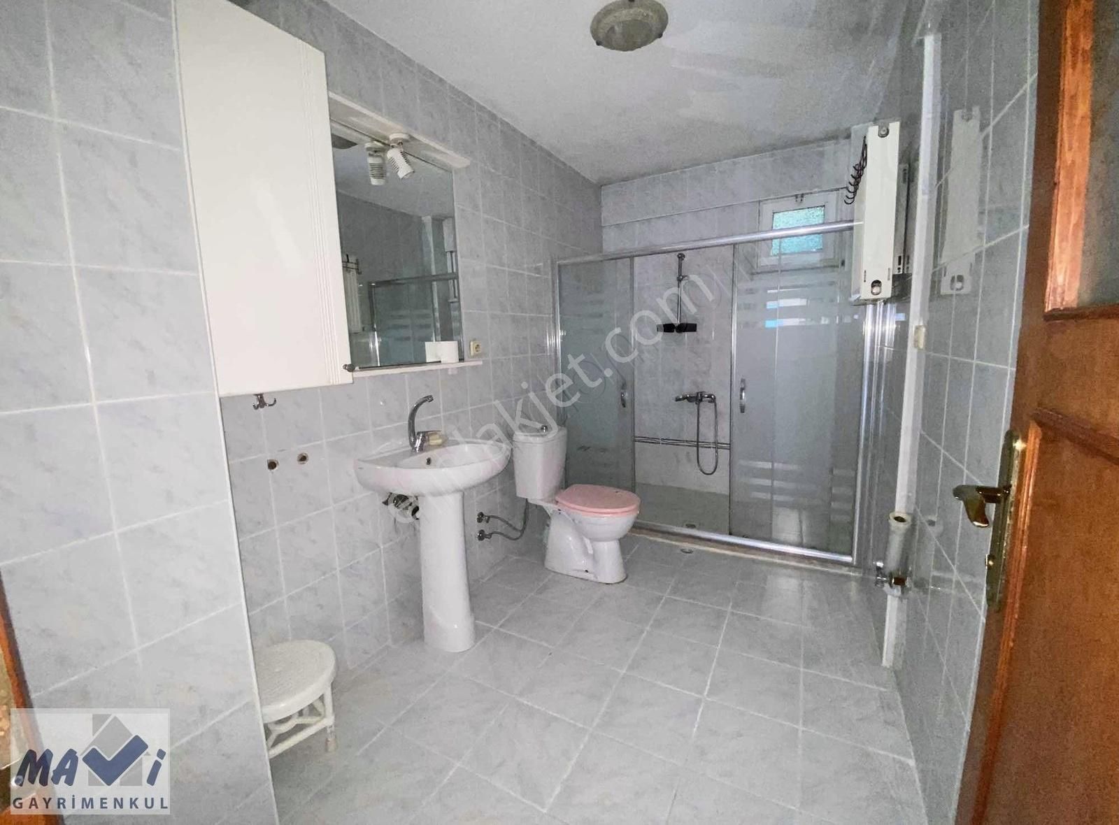 Mavi'den A.akkoç İlkokulu Yakını Otoparklı 3+1 Kiralık Daire