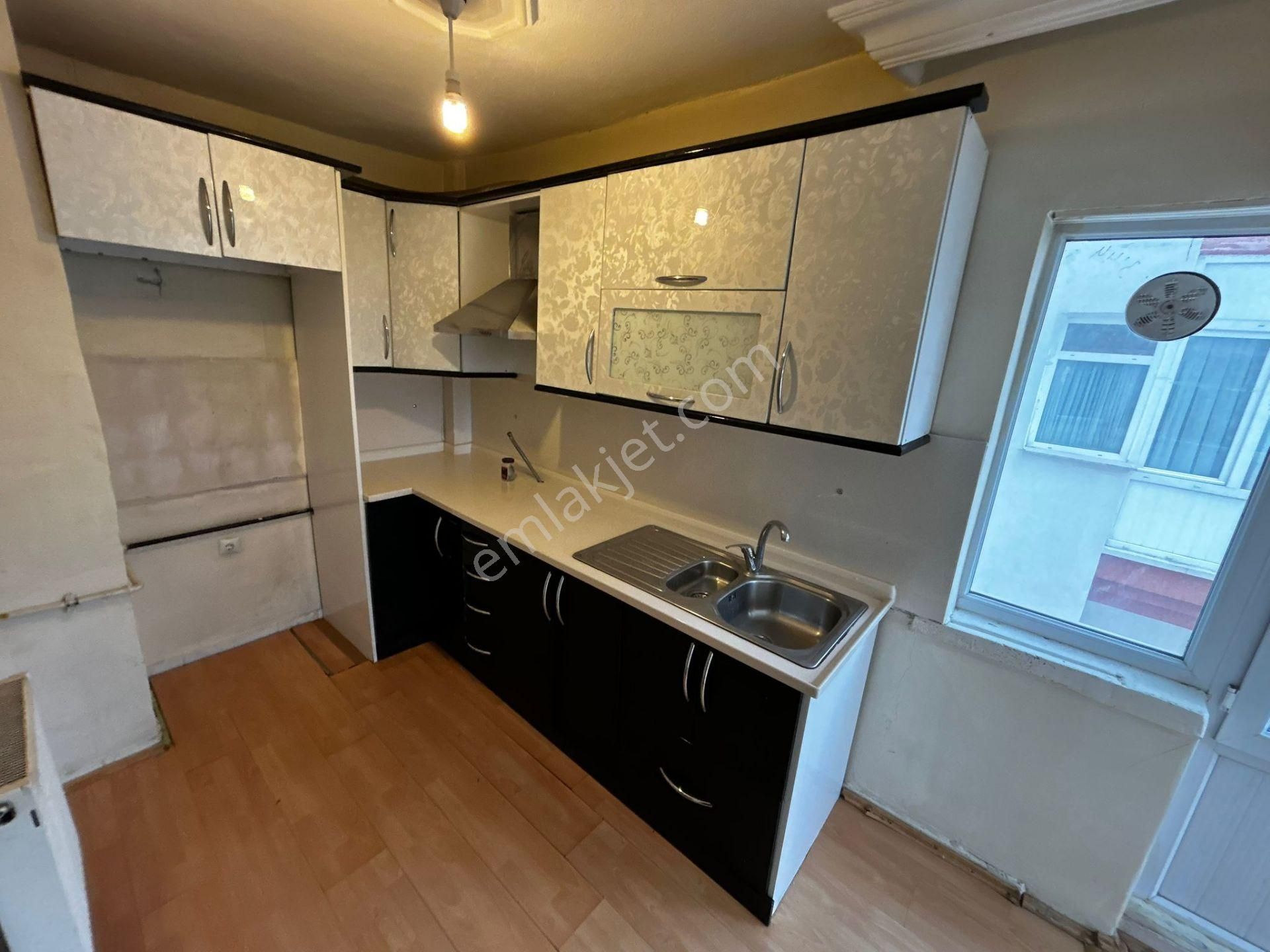 Sincan Osmanlı Mahalleside 3+1 Site İçinde 3.arakat Geniş Çift Balkonlu Kiralık Daire