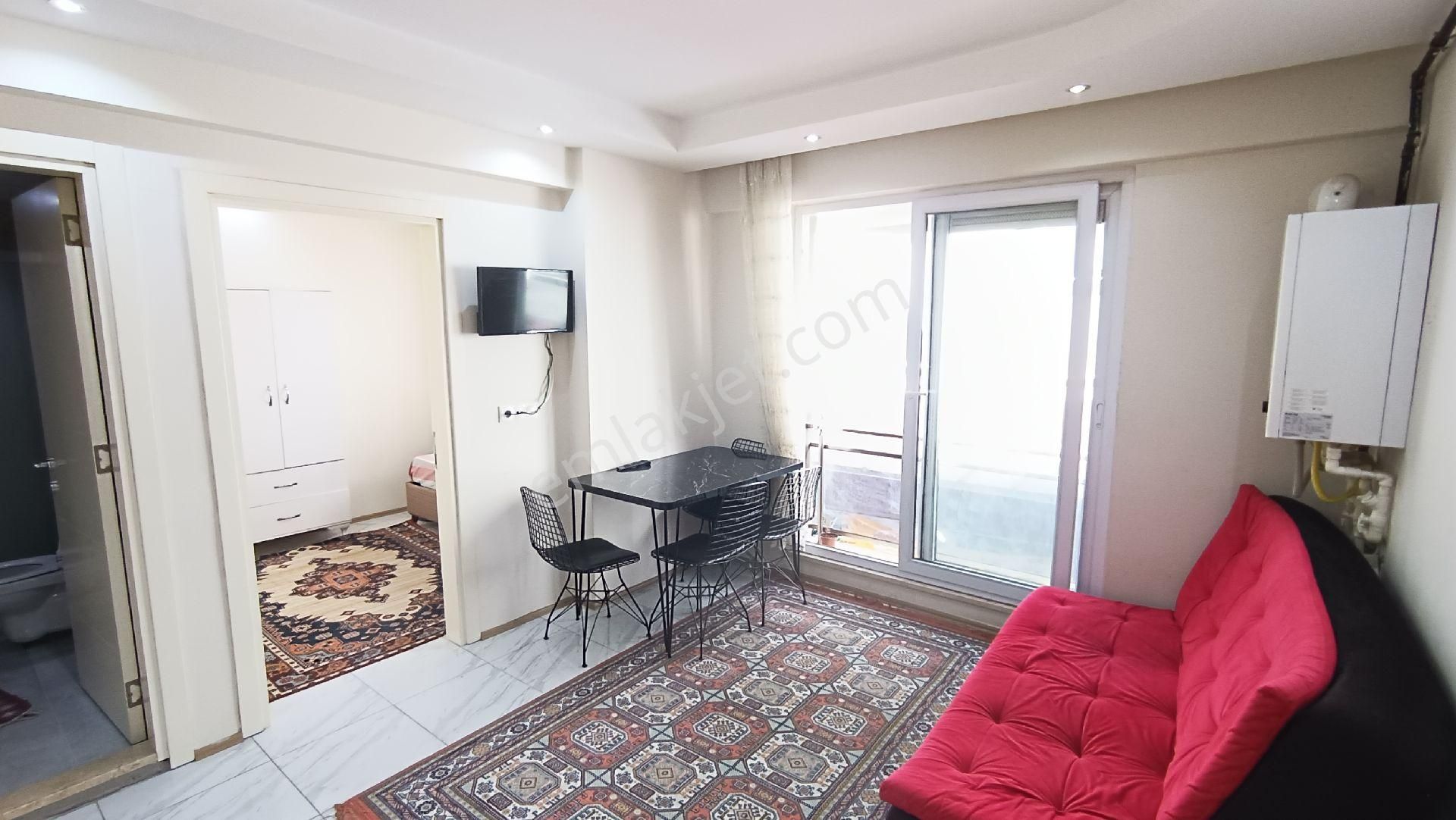 Zeytinköy'de 1+1 (depozitosuz)ara Kat