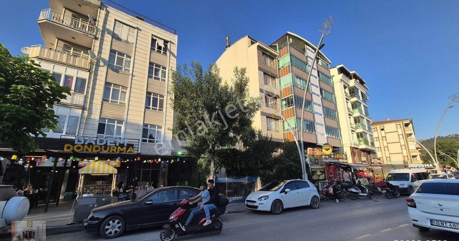 Esentepe Mahallesi Şehitler Parkı Karşısı Kiralık 2+1 Daire