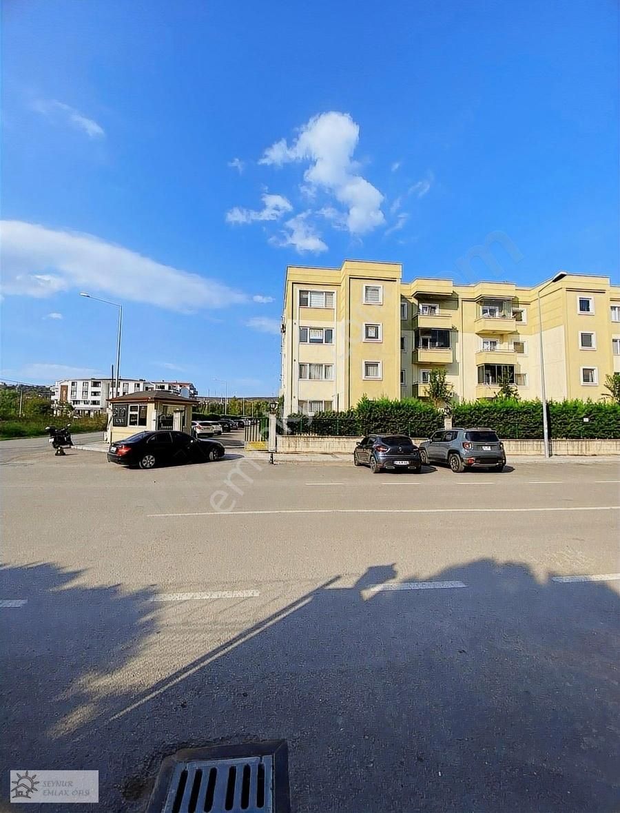 İzmit Kavanium 819 Ada'da Arakat 1+1 Kiralık Daire